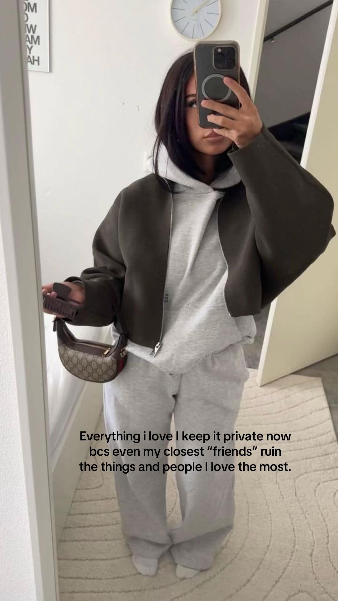 @Livelovelaugh