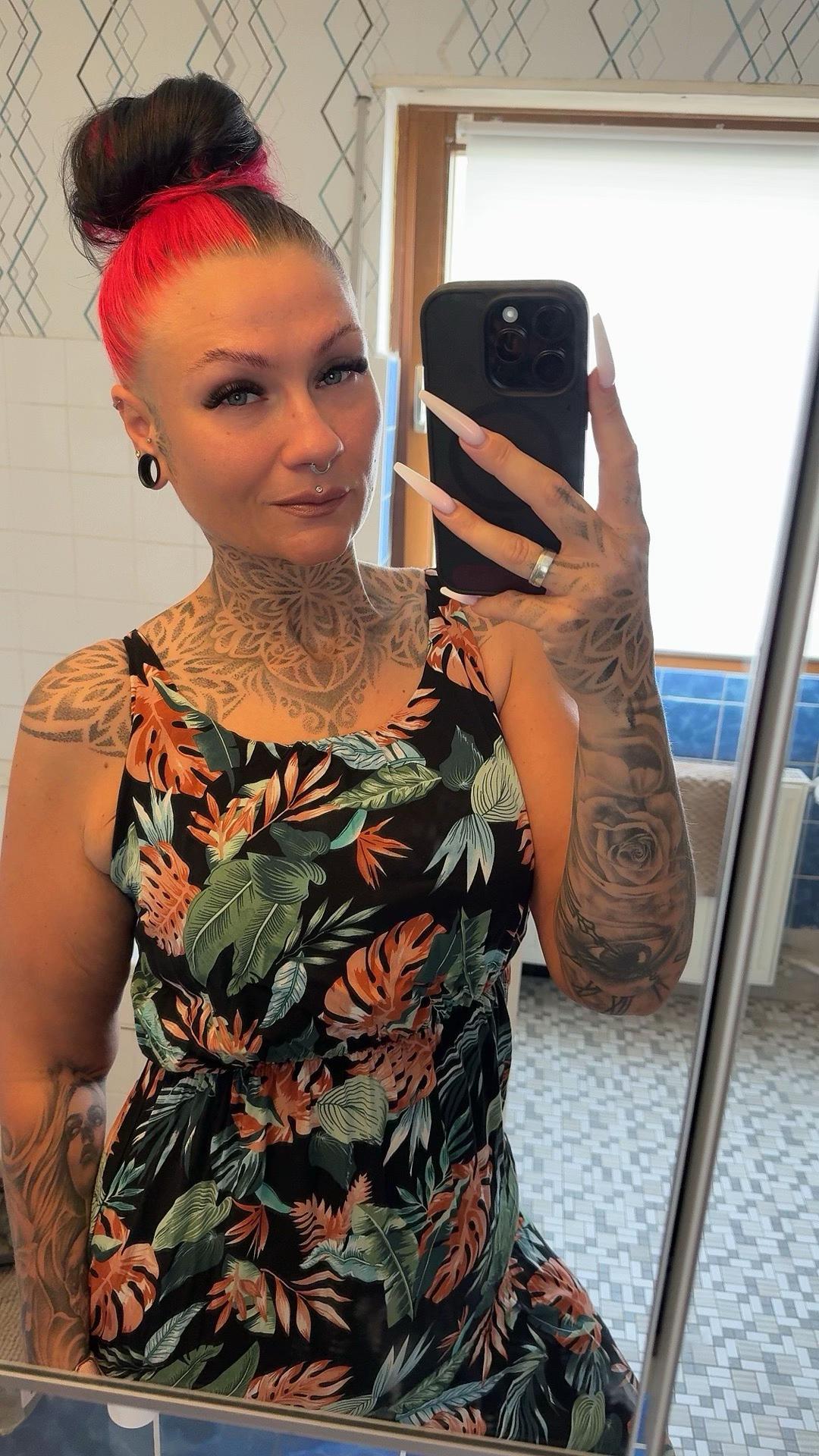 @𝑀𝒶𝓃𝒿𝒶 🍒