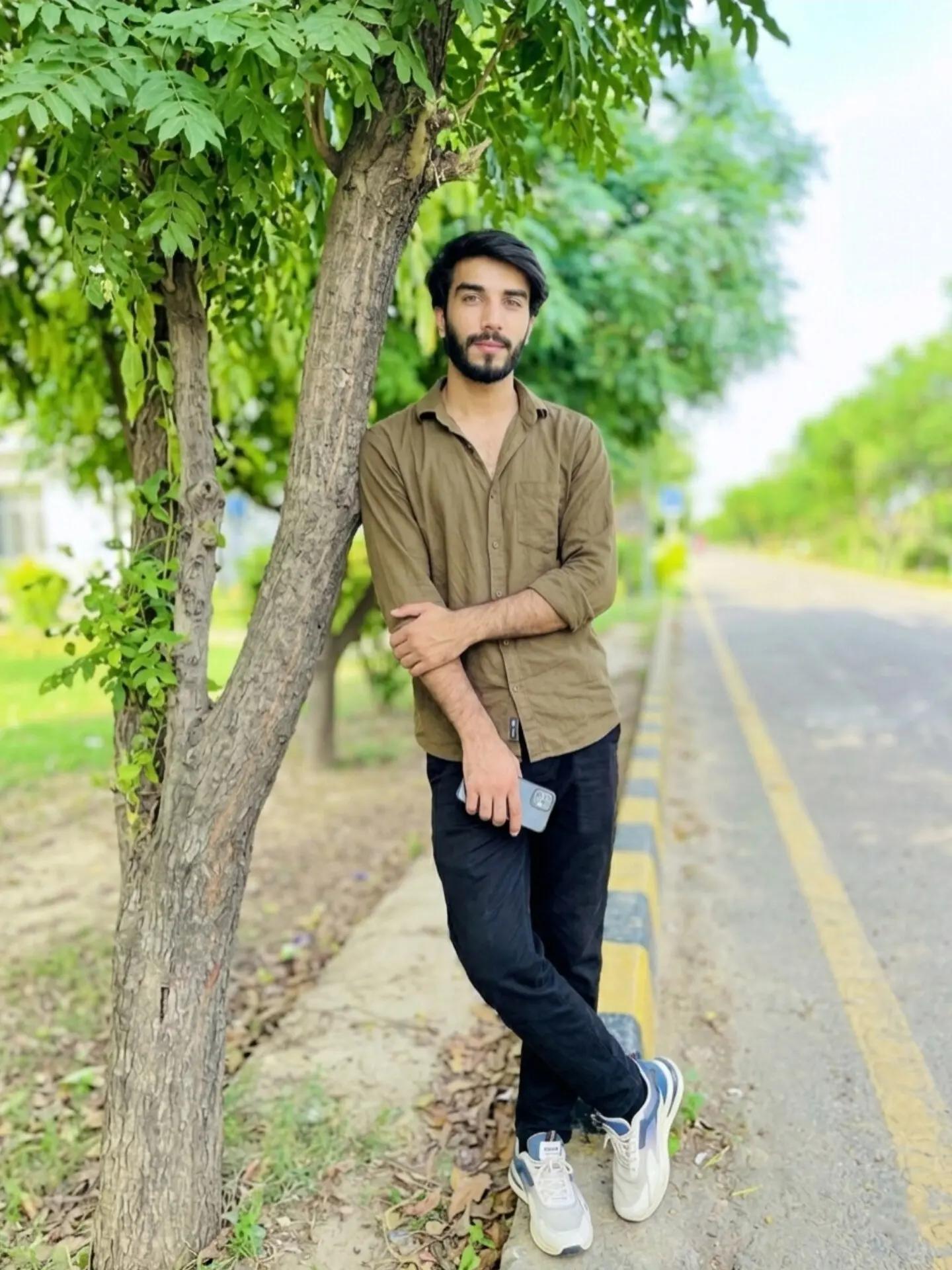 @Mr_Husnain