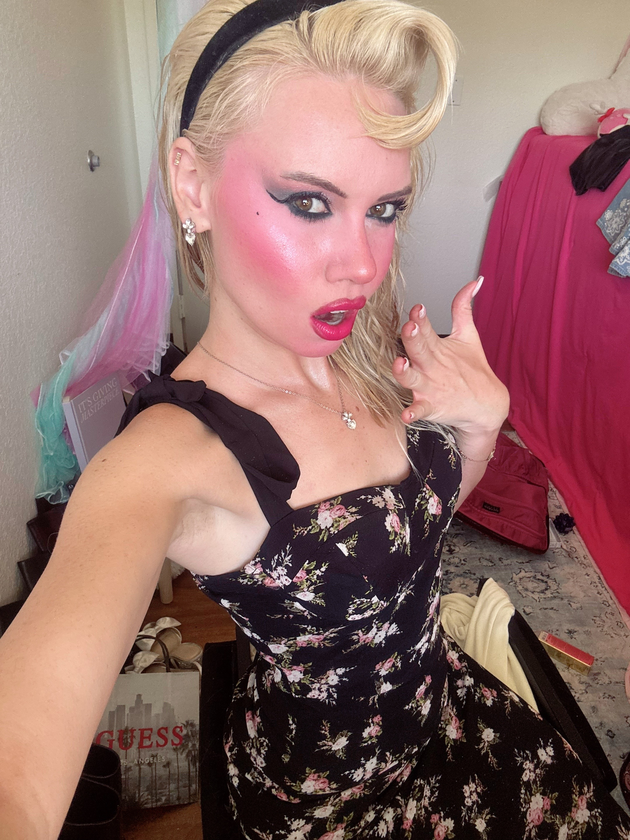 @Leah the Makeup Freak🖤🤘🏻🕸️