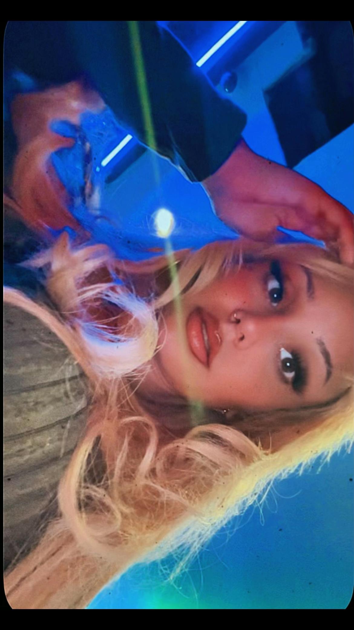 @bellaa_blond