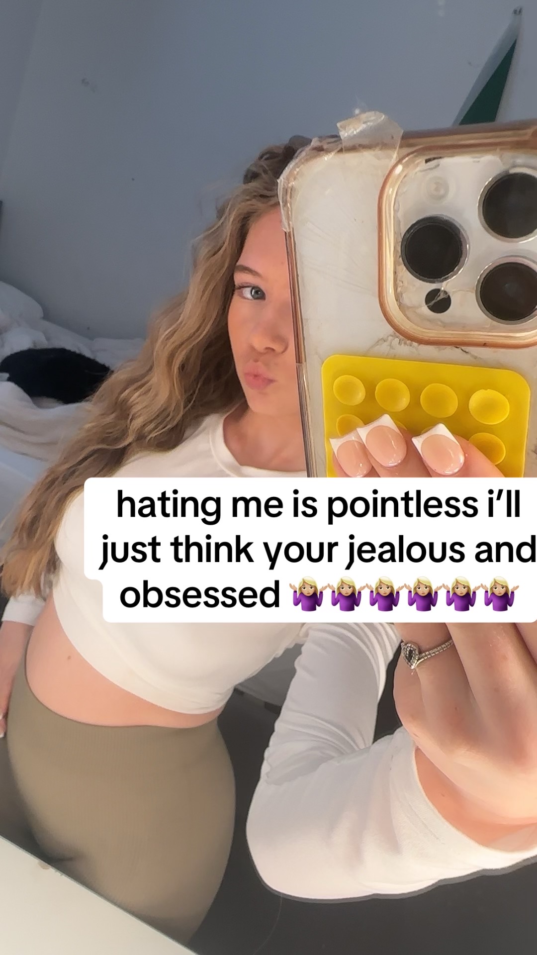 @𝐜𝐚𝐫𝐥𝐲𝐜𝐨𝐰𝐚𝐧🖤