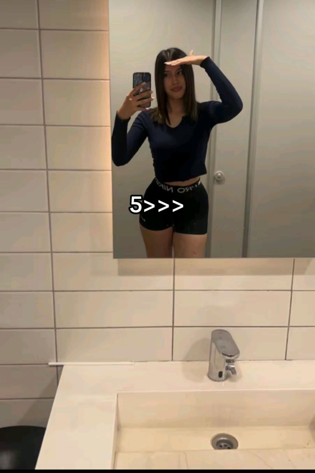 @petricaaa.