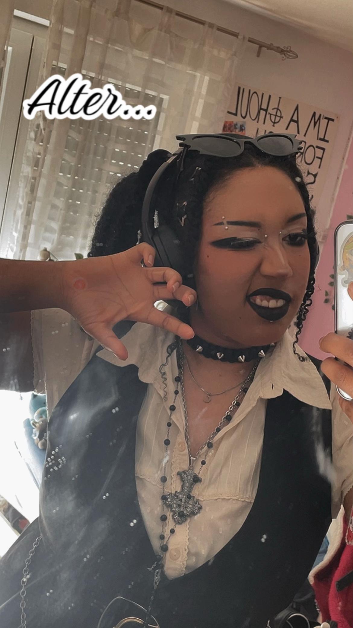 @Jenny Ghoul 👻🖤