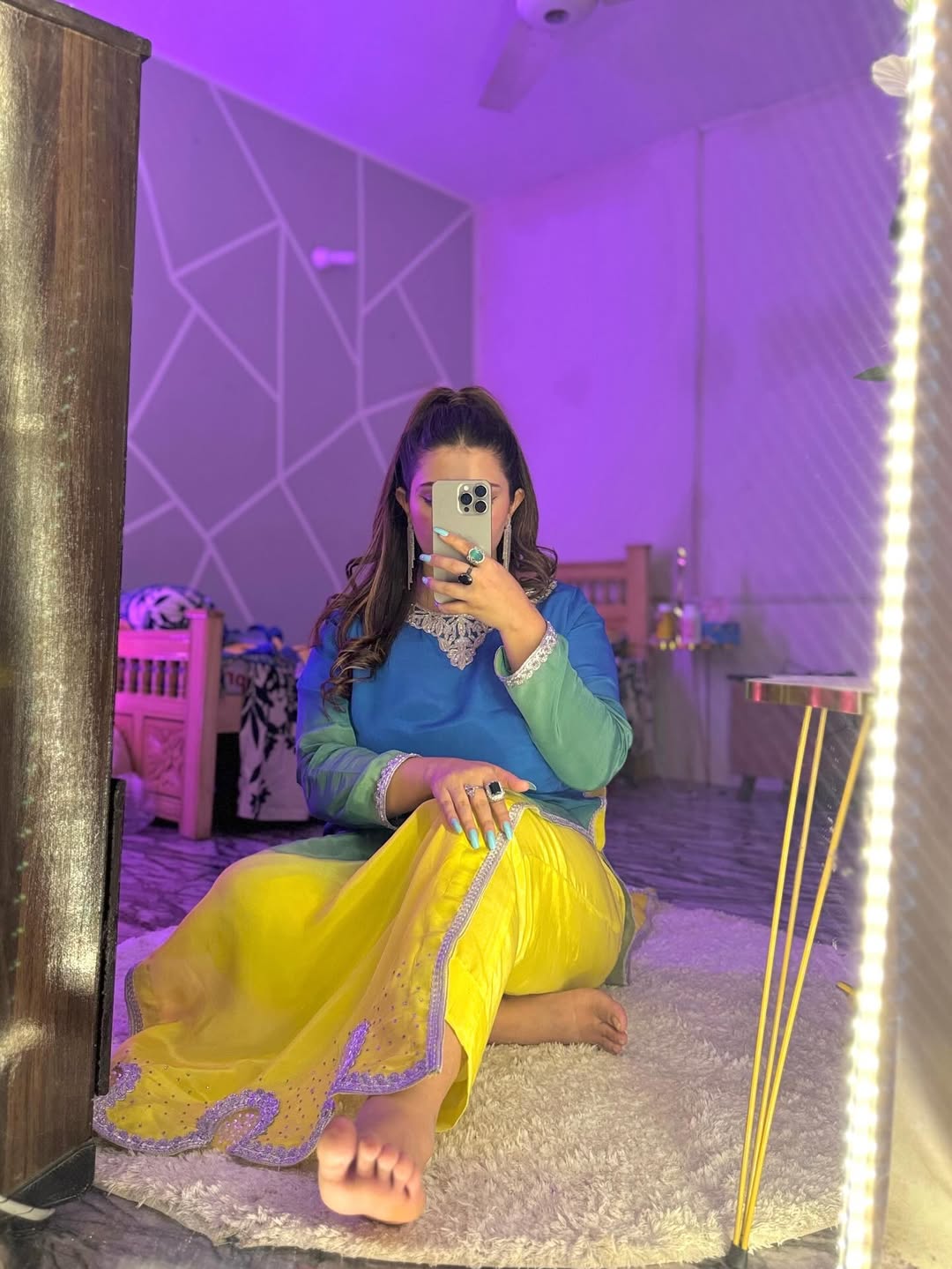 @Mahnoor khan❤ following