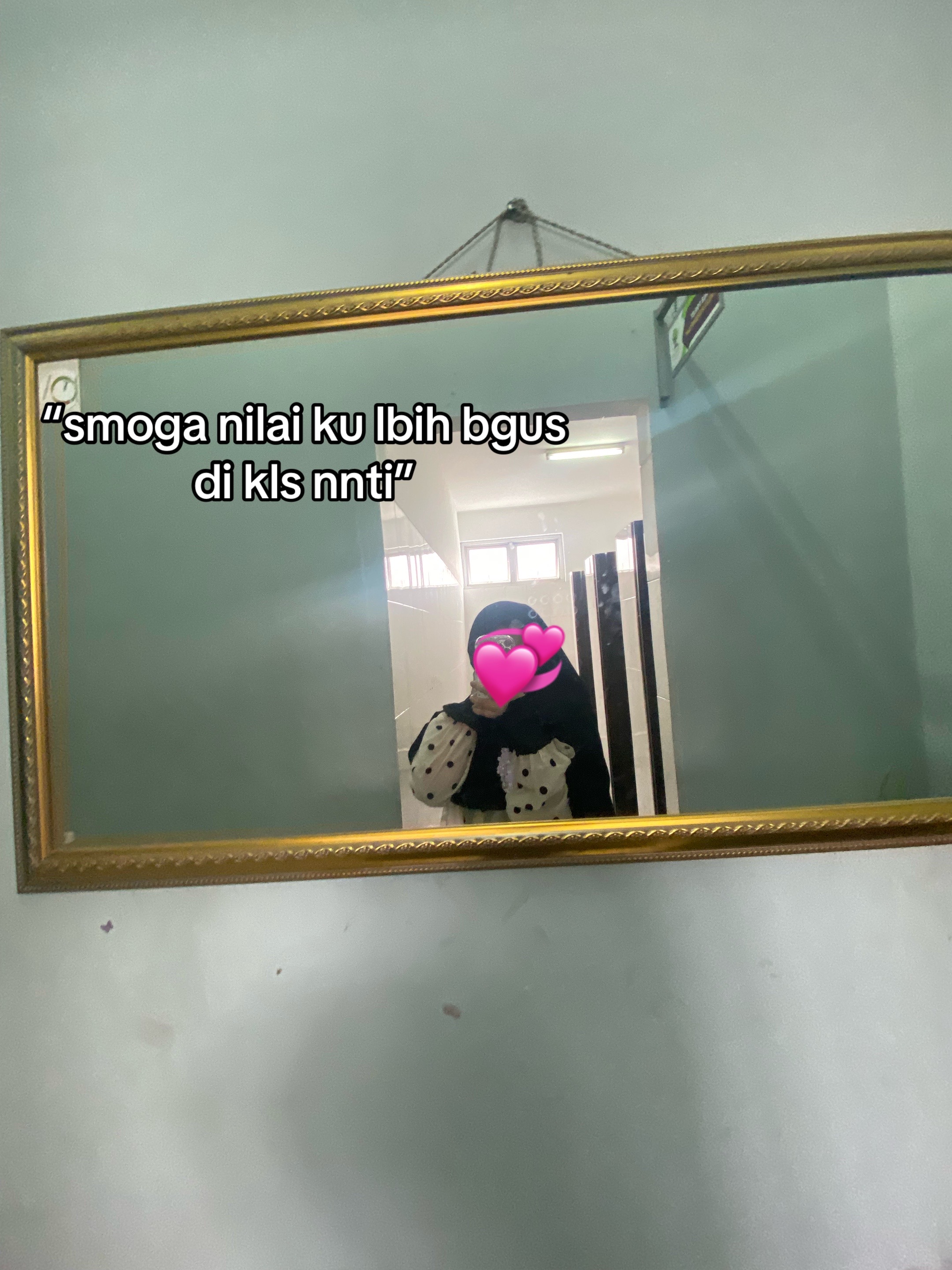 @nicole