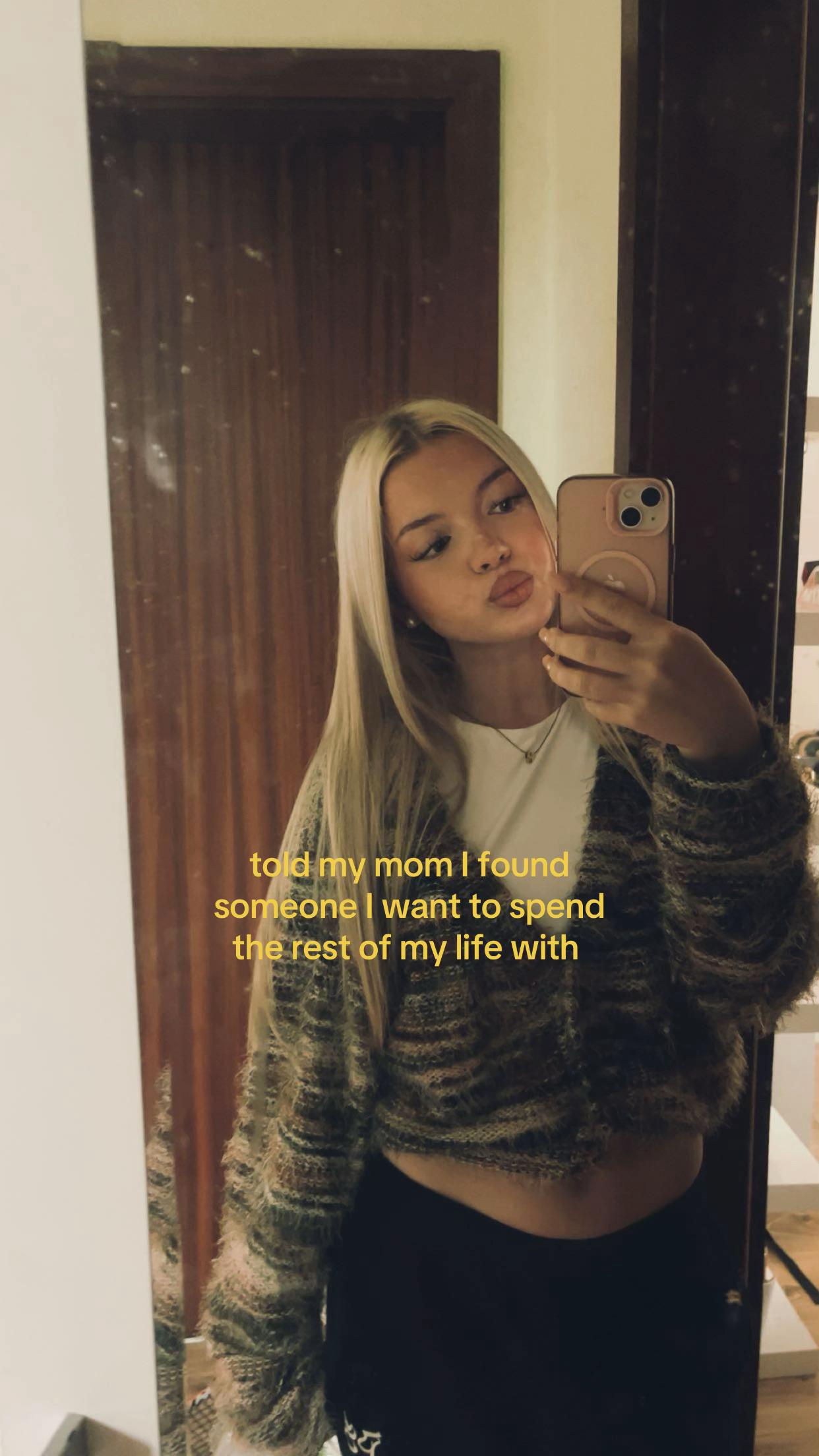 @𝐜𝐡𝐚𝐫𝐥𝐨𝐭𝐭𝐞