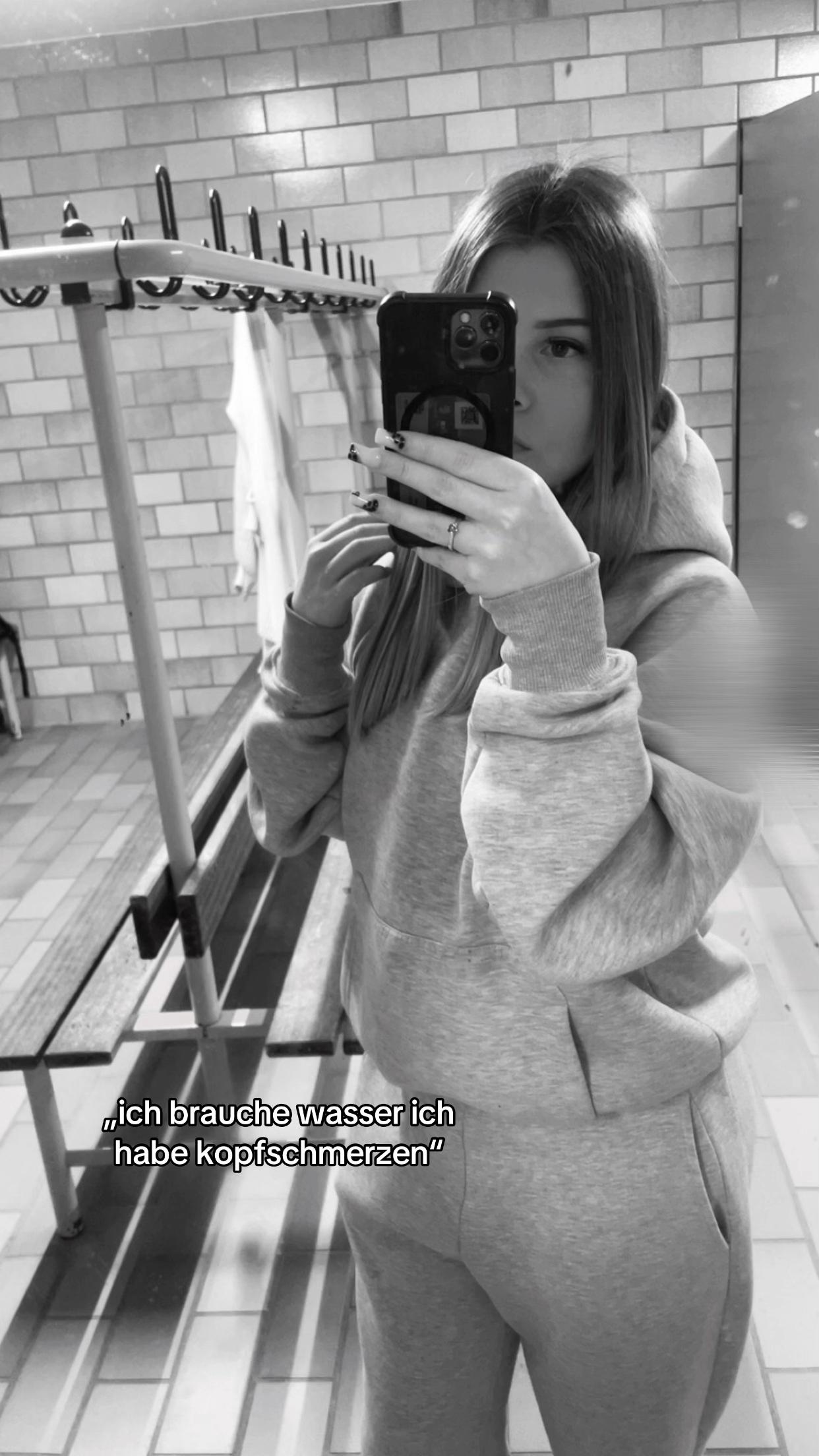 @𝐞𝐦𝐦𝐚