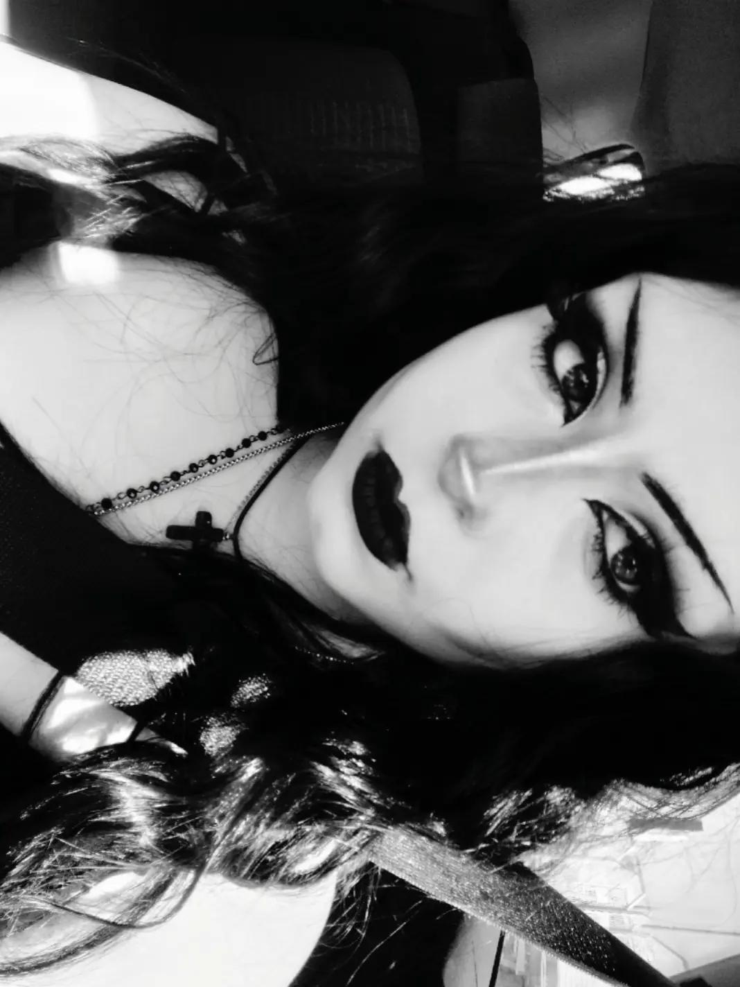 @lilly ✟☠︎︎