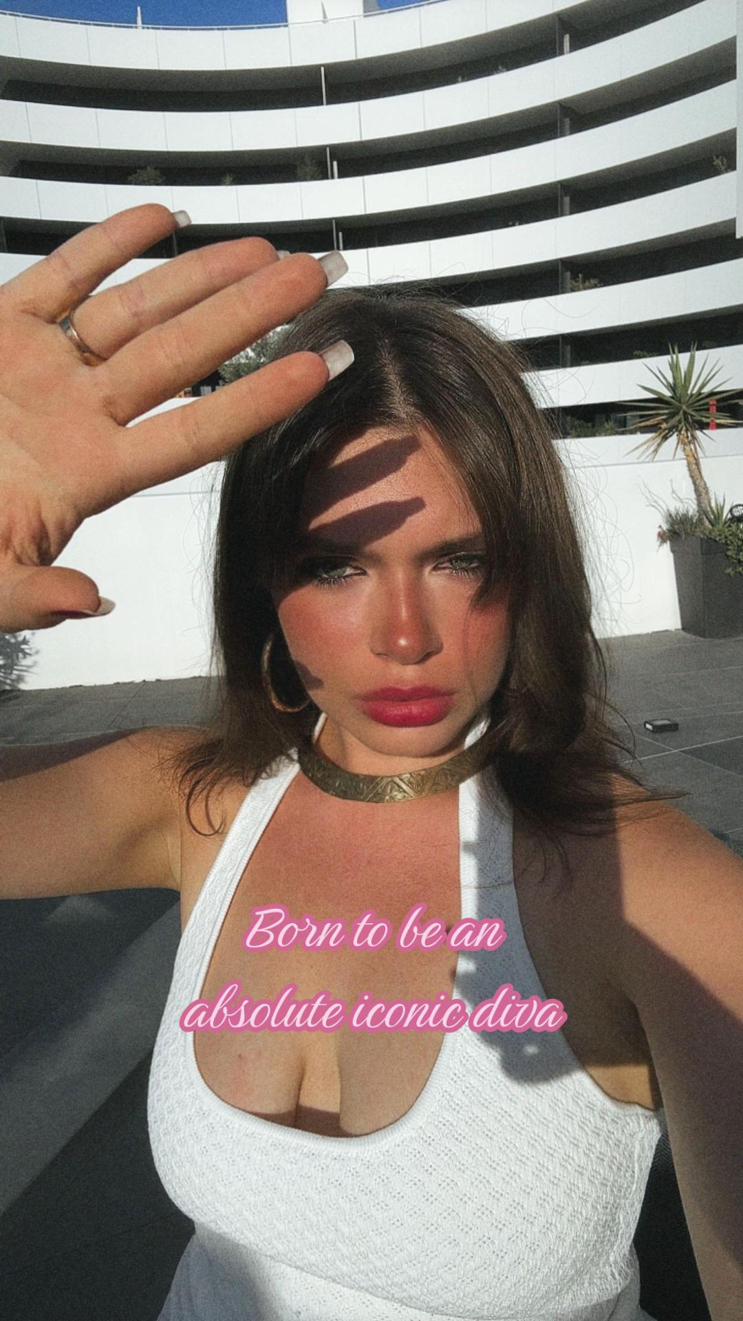 @Anth&eacute;a
