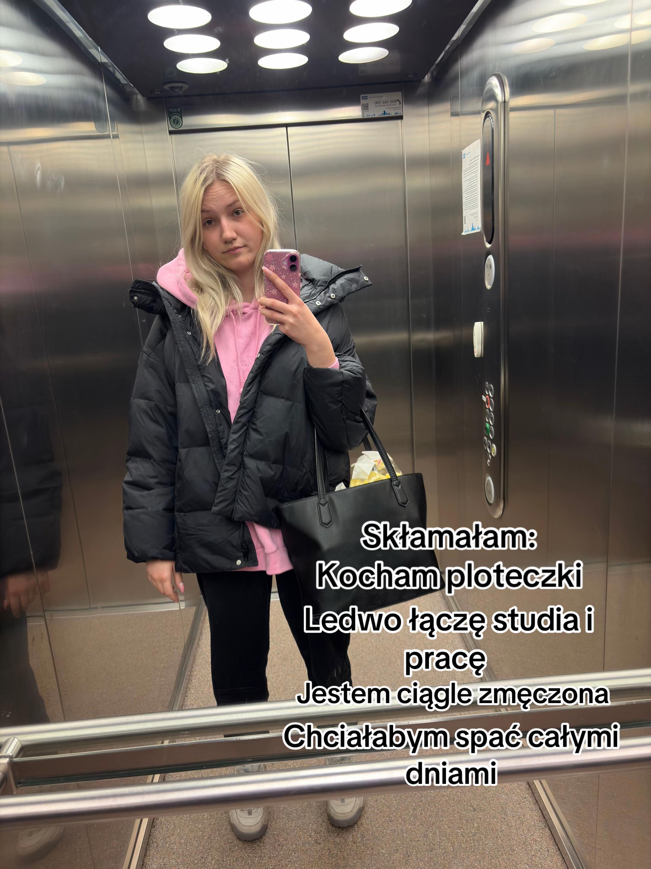 @Trocheinna⛸️ig: trocheinna2312