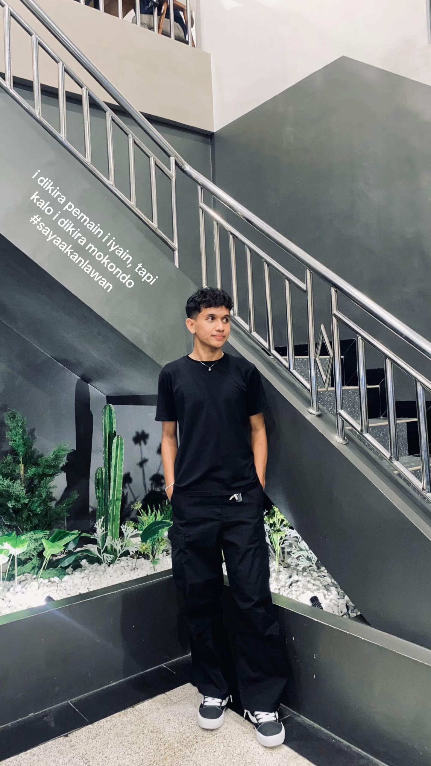 @🕷️