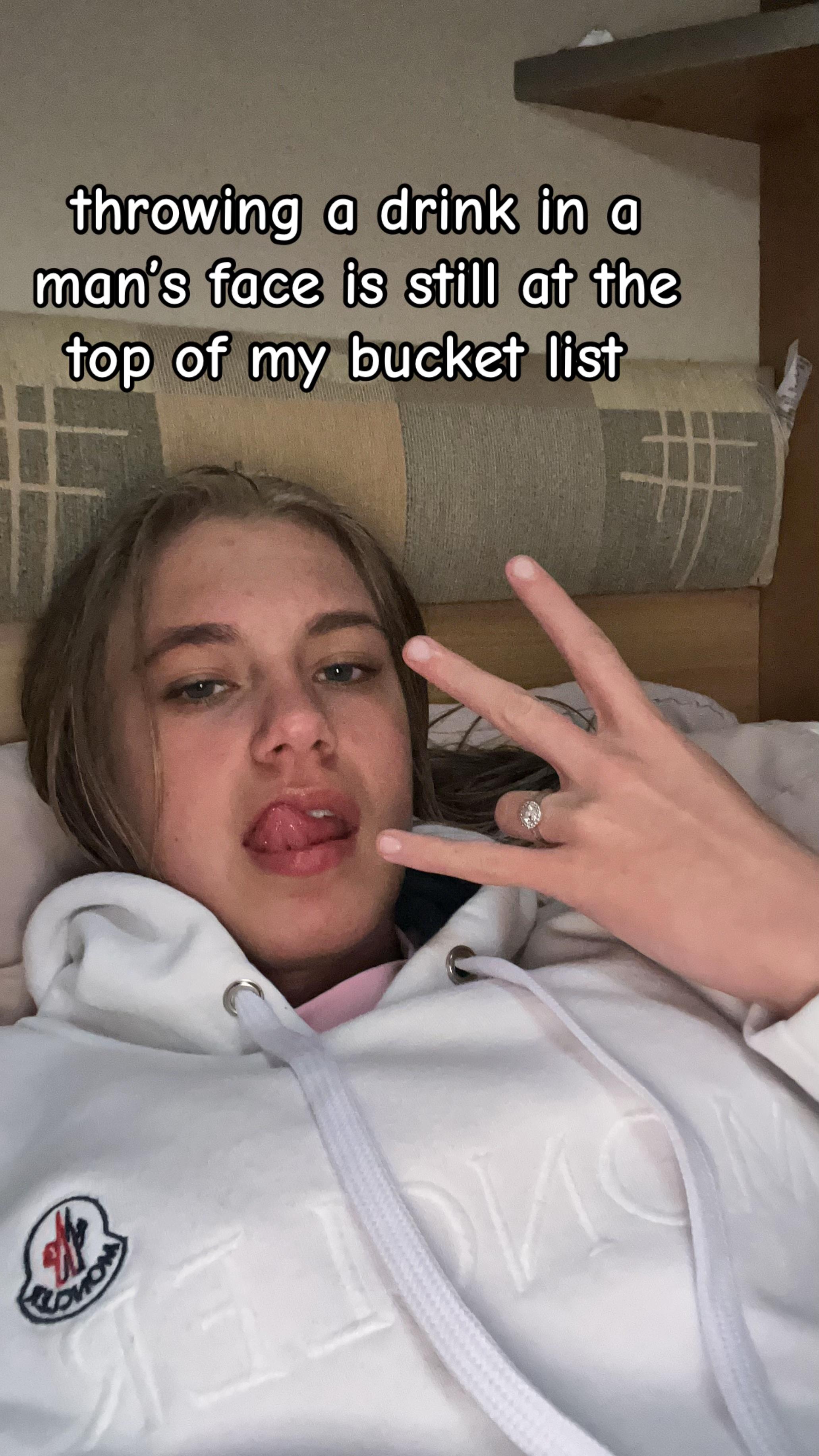 @𝐑𝐮𝐛𝐲𝐥𝐞𝐞💍🎀