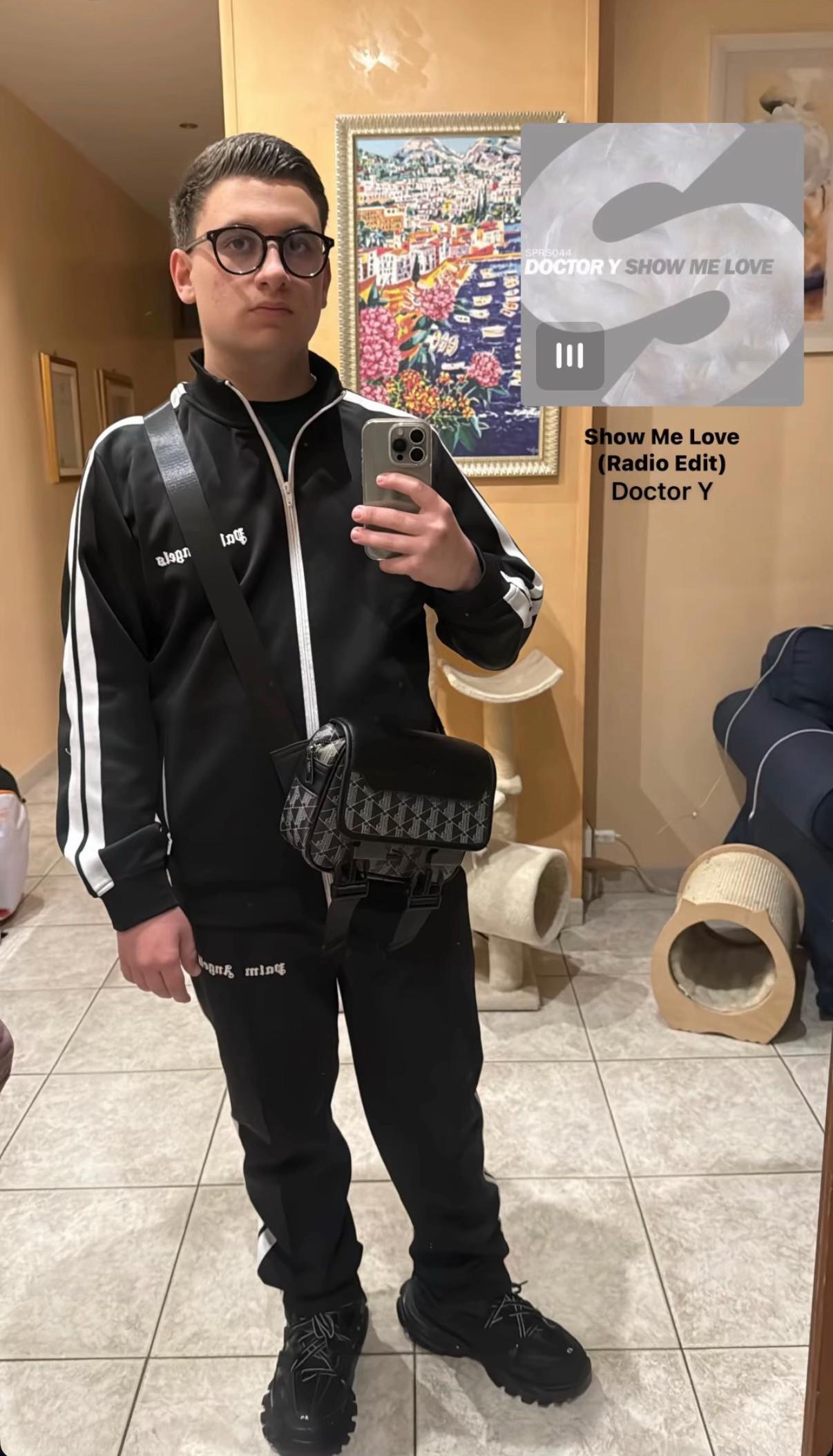 @𝐺 𝐼 𝑂 𝑉 𝐴 𝑁 𝑁 𝐼