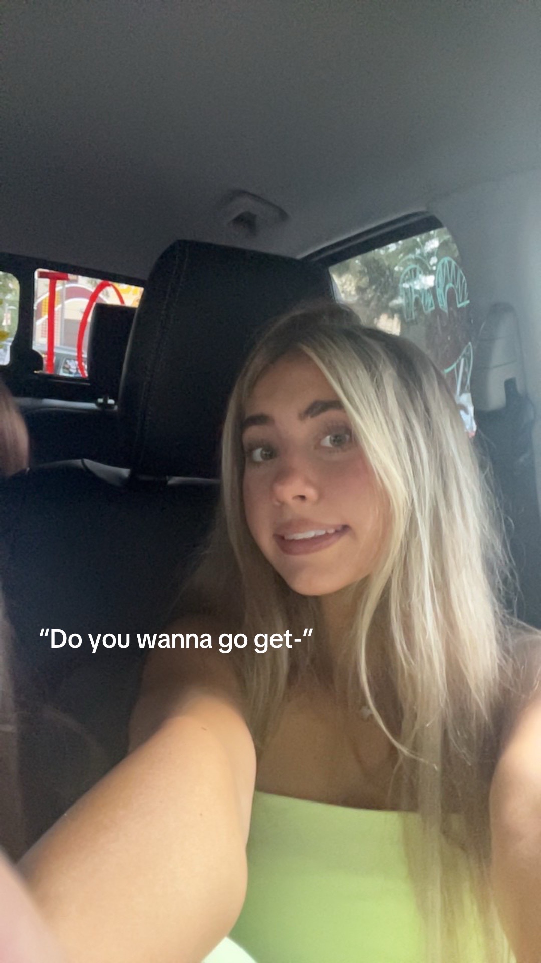 @C H L O &Euml;🦄⚡️🏄&zwj;♀️