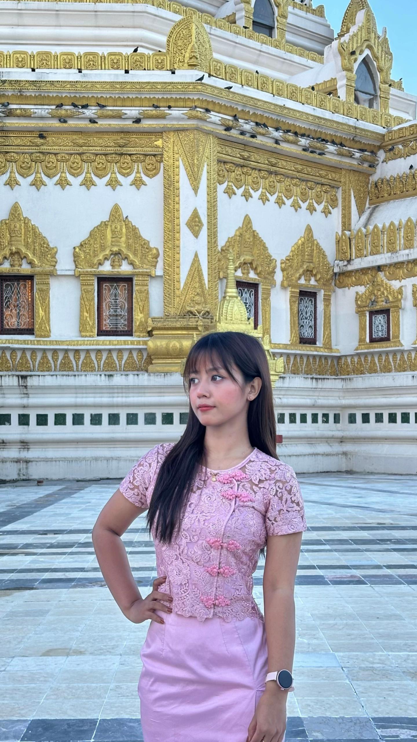 @Hnine