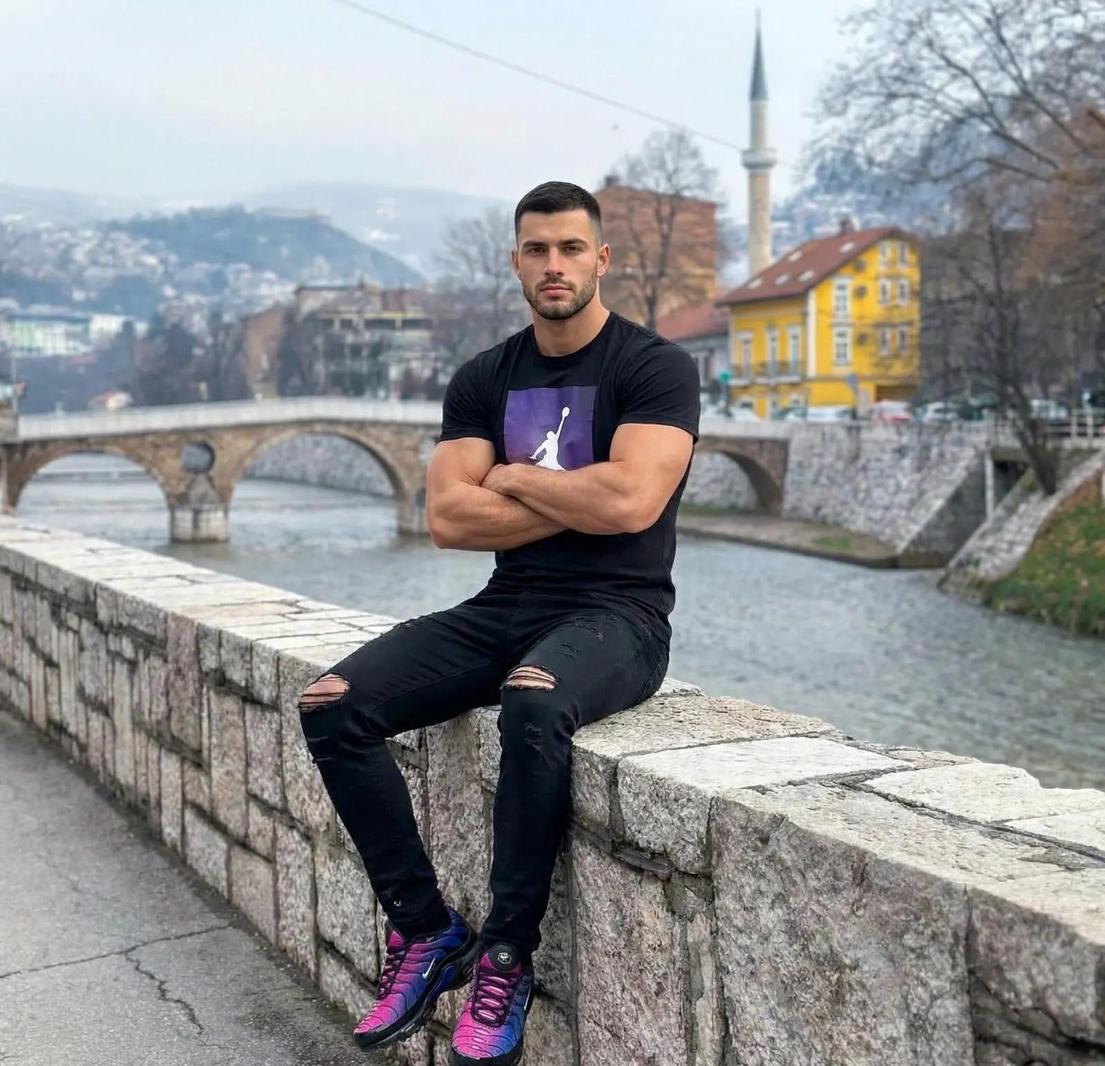 @Никола Суботић