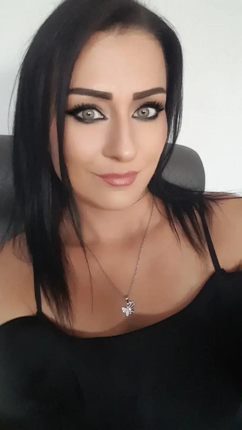 @monisia85❤❤❤