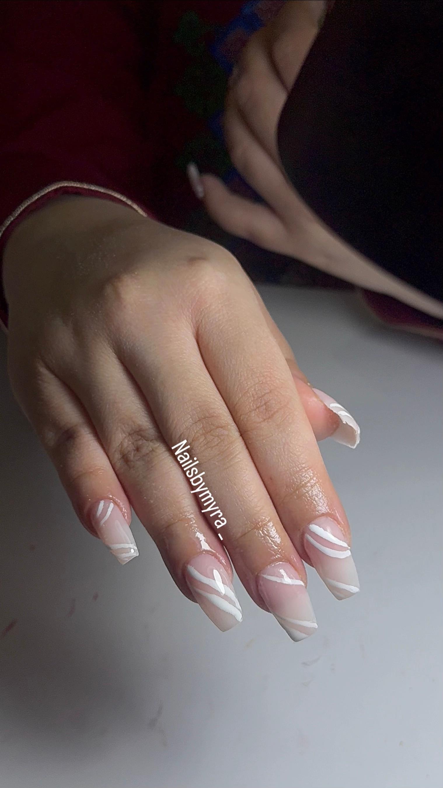 @Nailsbymyra_
