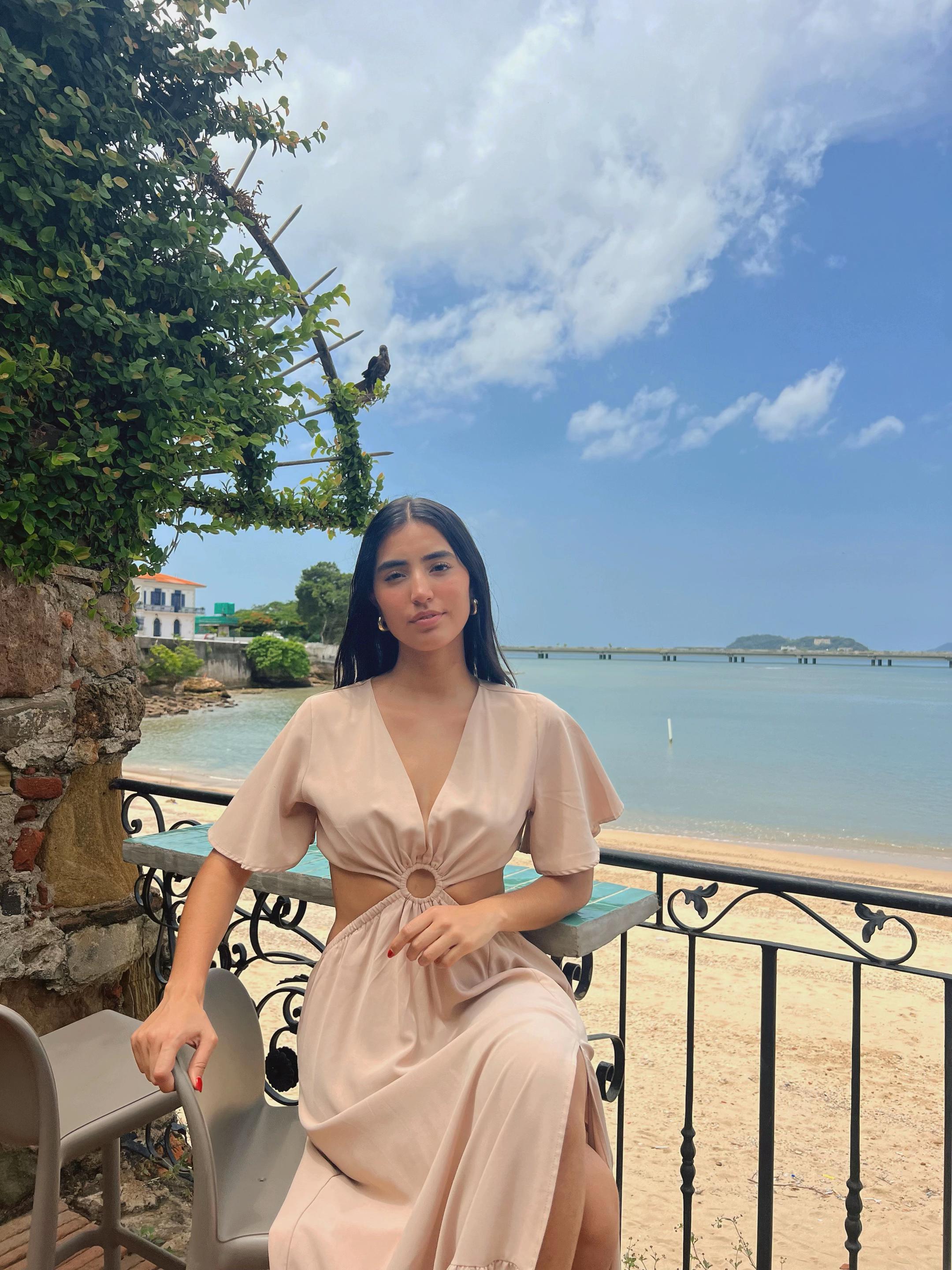 @PAULA ANDREA 🌴