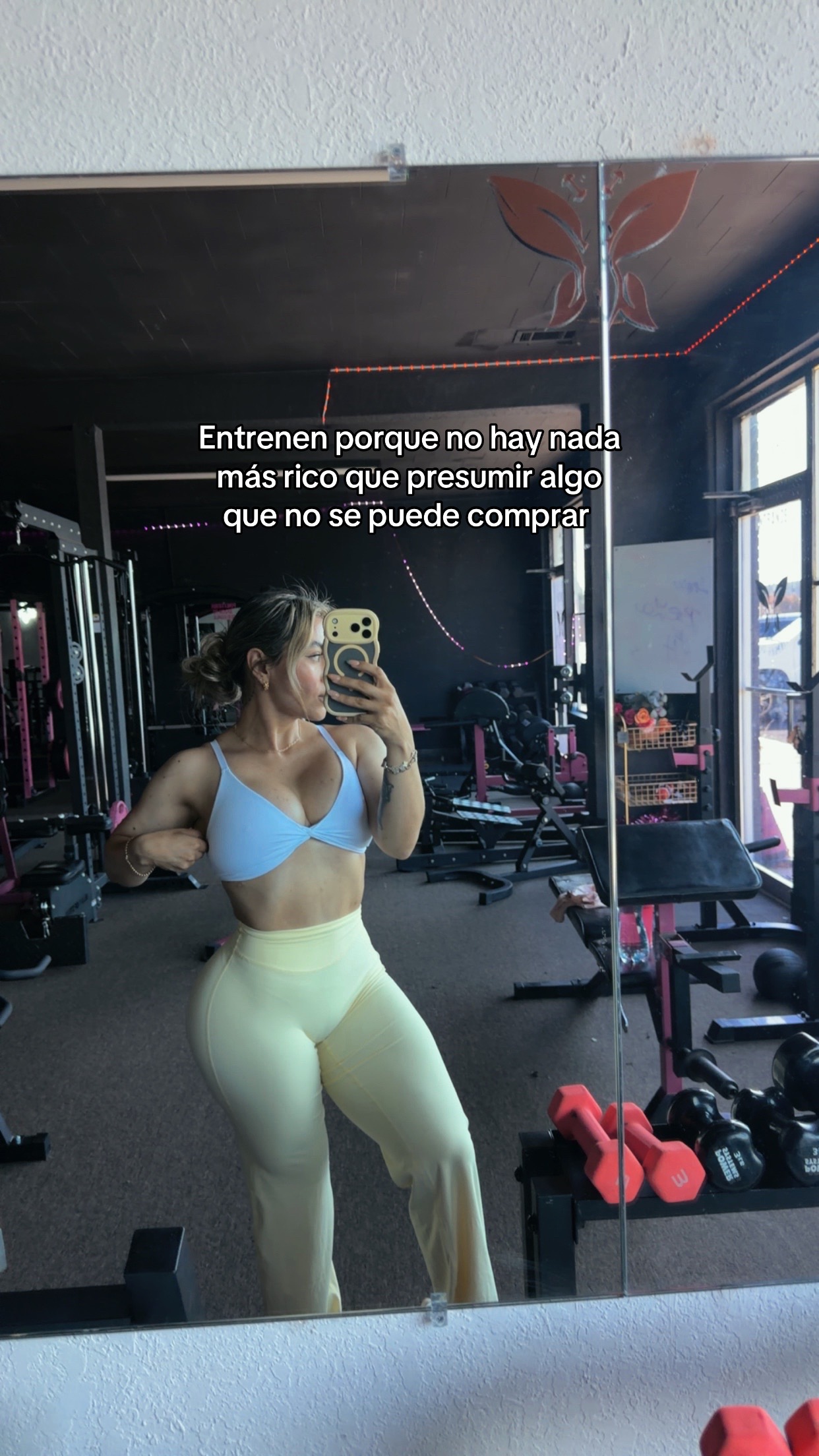 @Angela Flores | 🎀