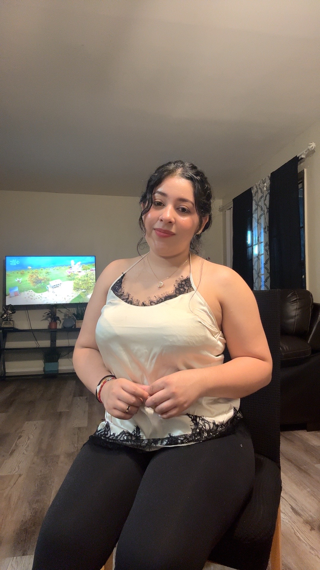 @🐝Briana👷🏻♀️🇭🇳