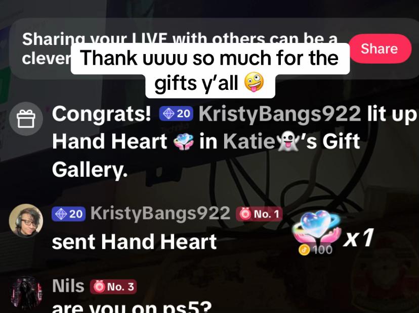 @Katie👻