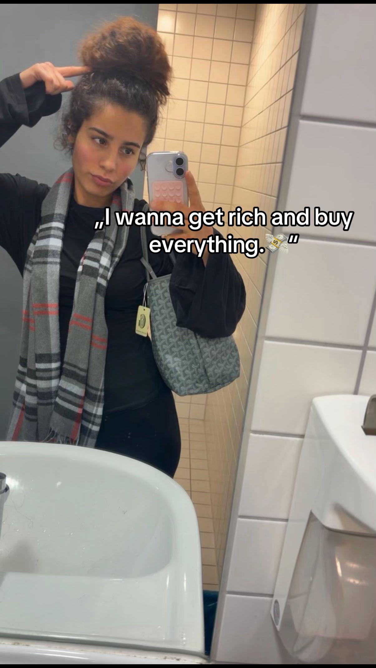 @noùr
