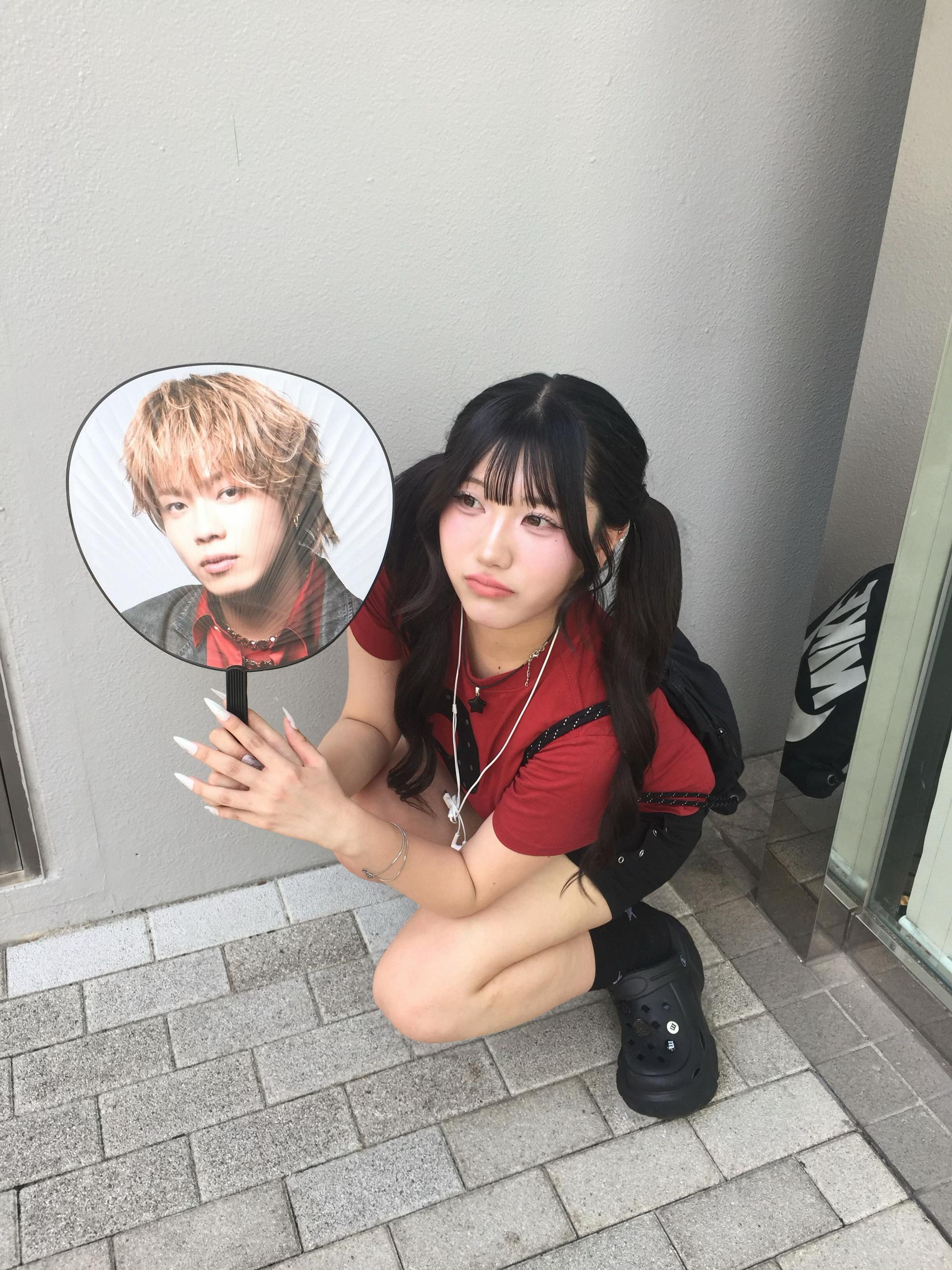 @るな