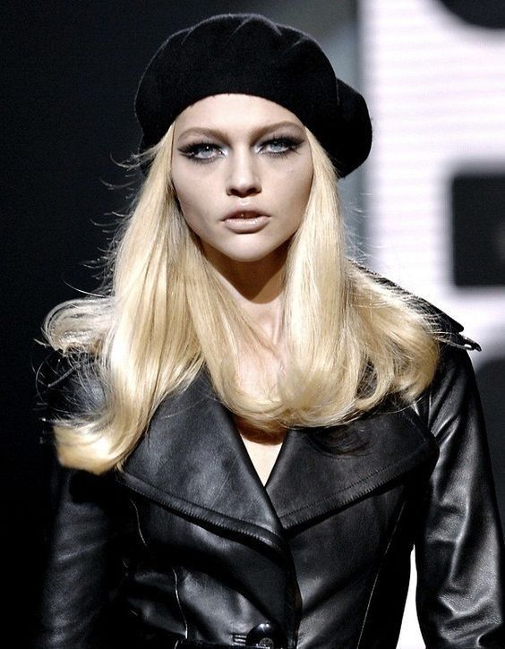 @Fashion 00's✨️🖤