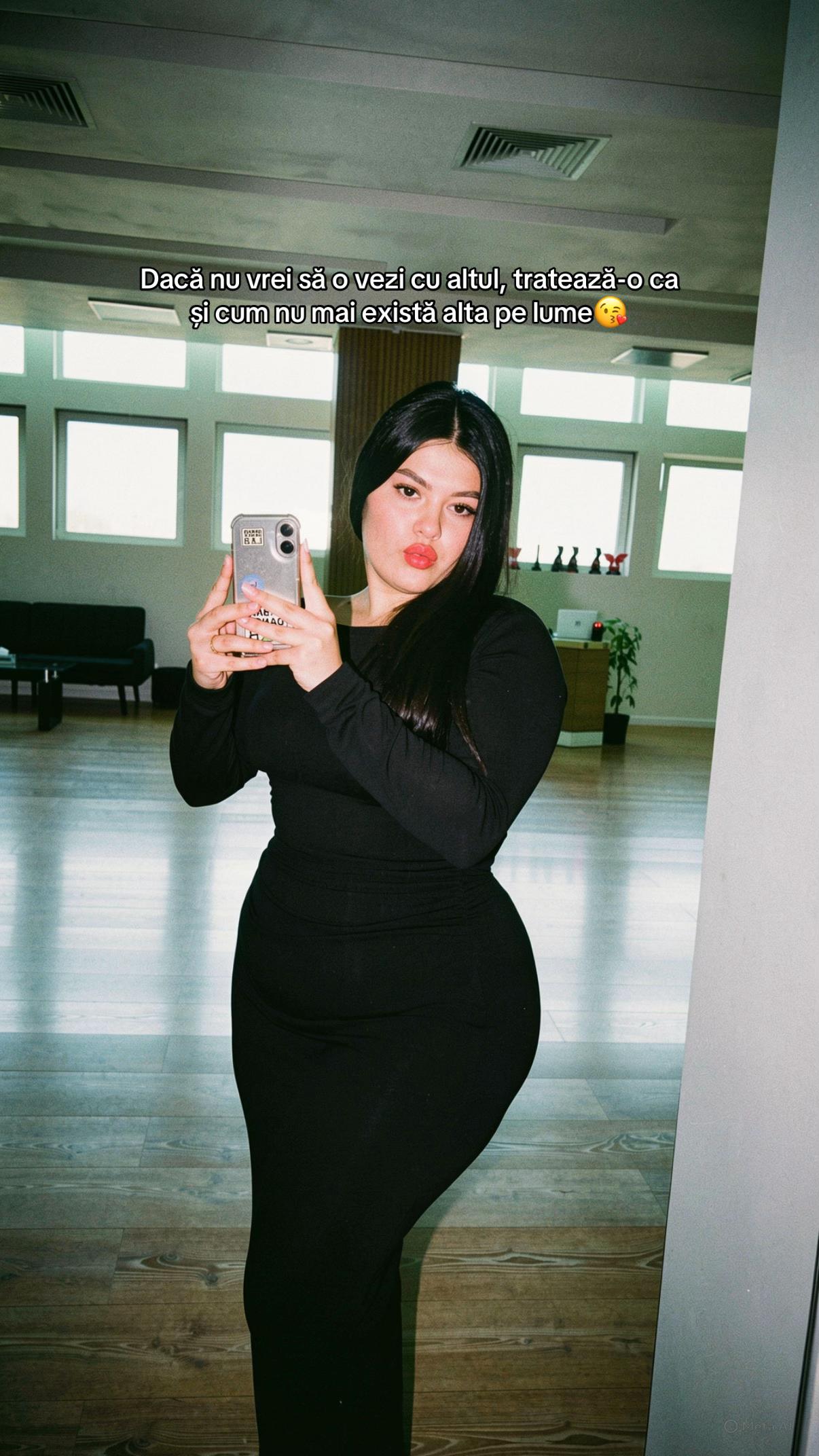 @🖤