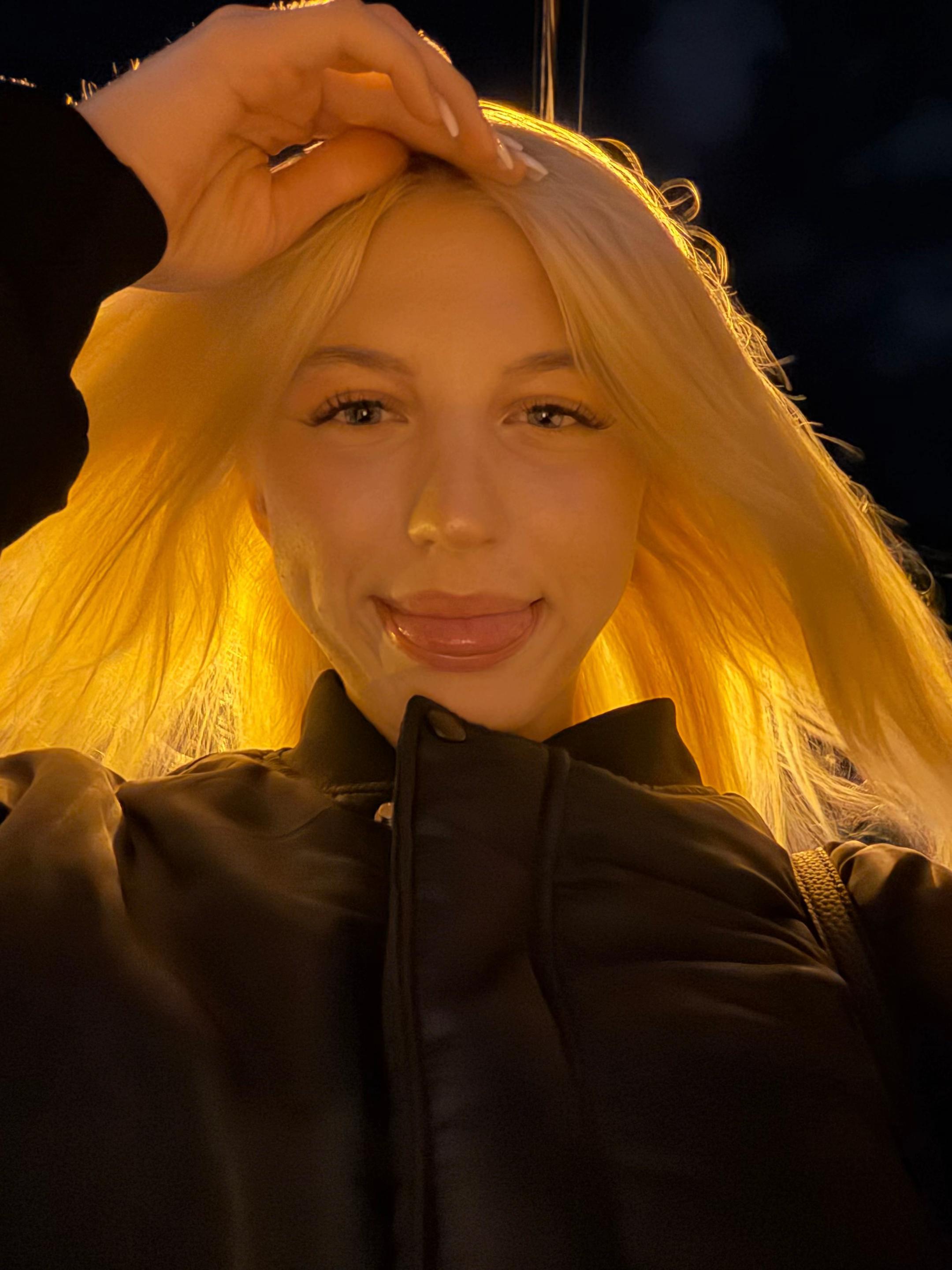 @<3