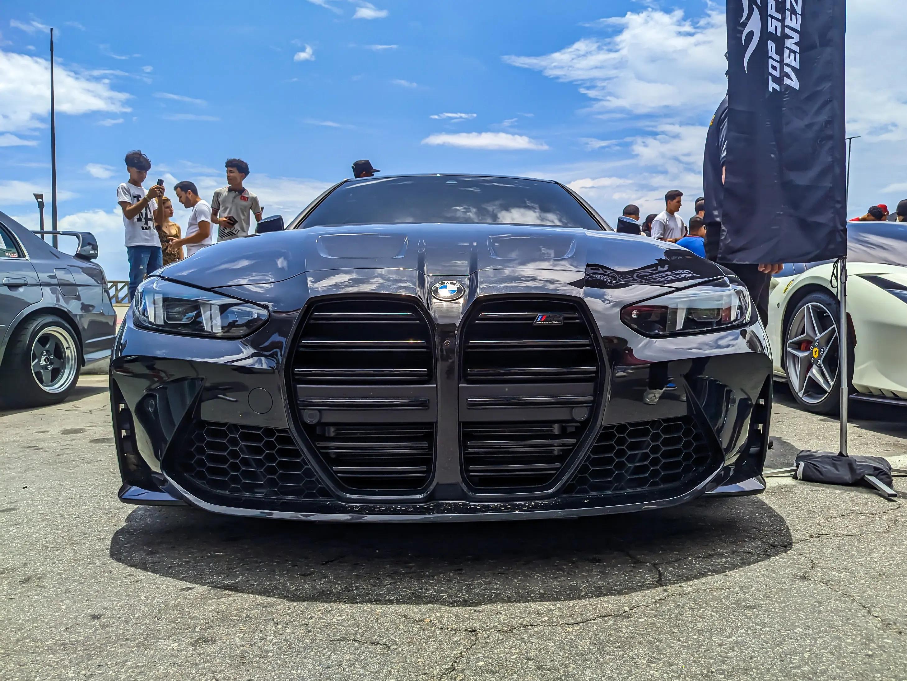 @Paradise Cars