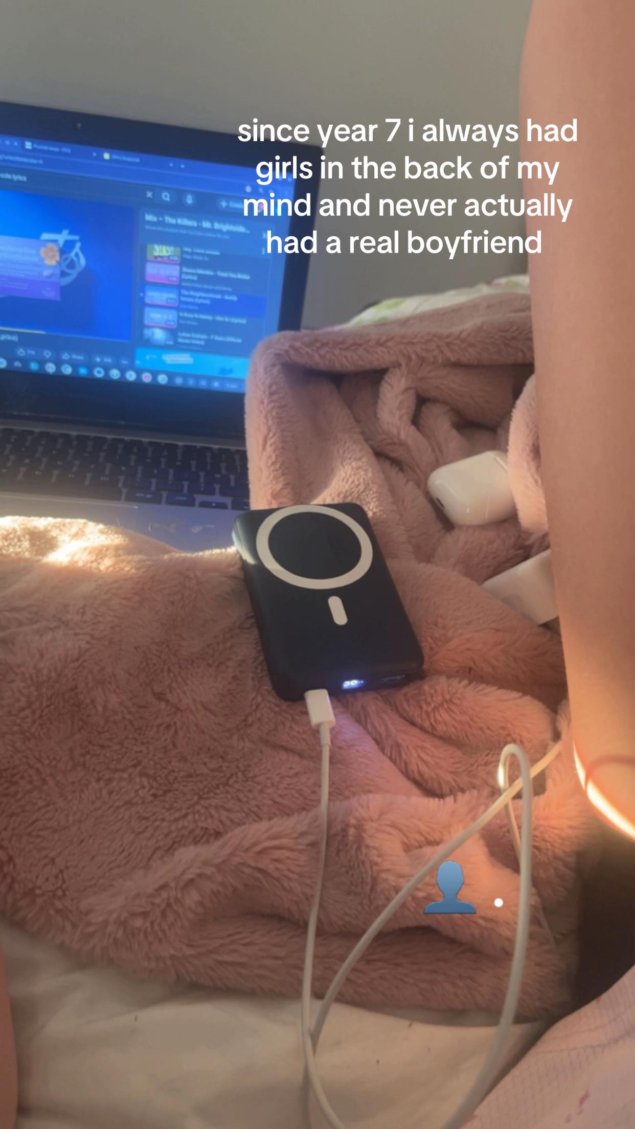 @👤