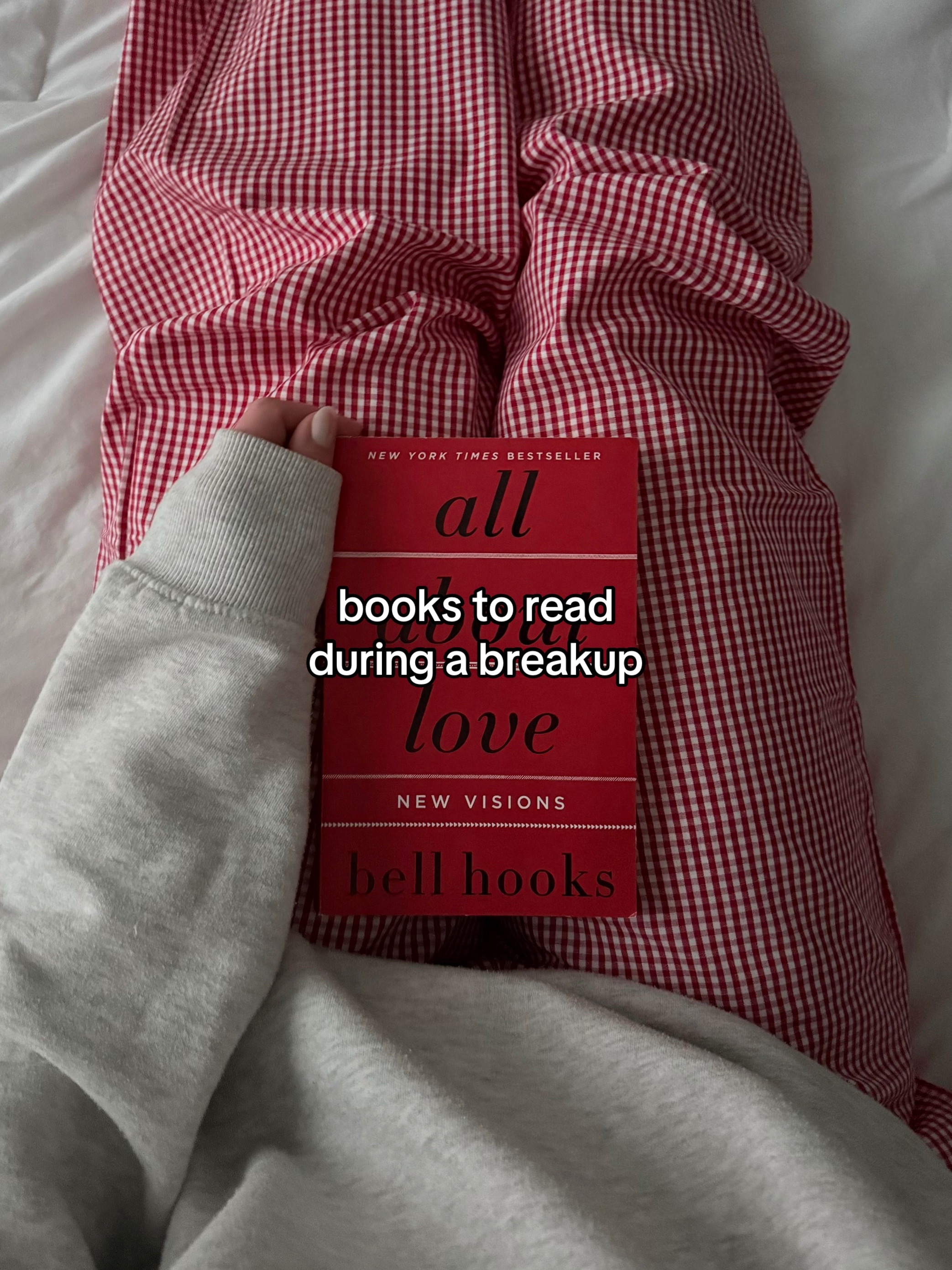 @Liv • BookTok