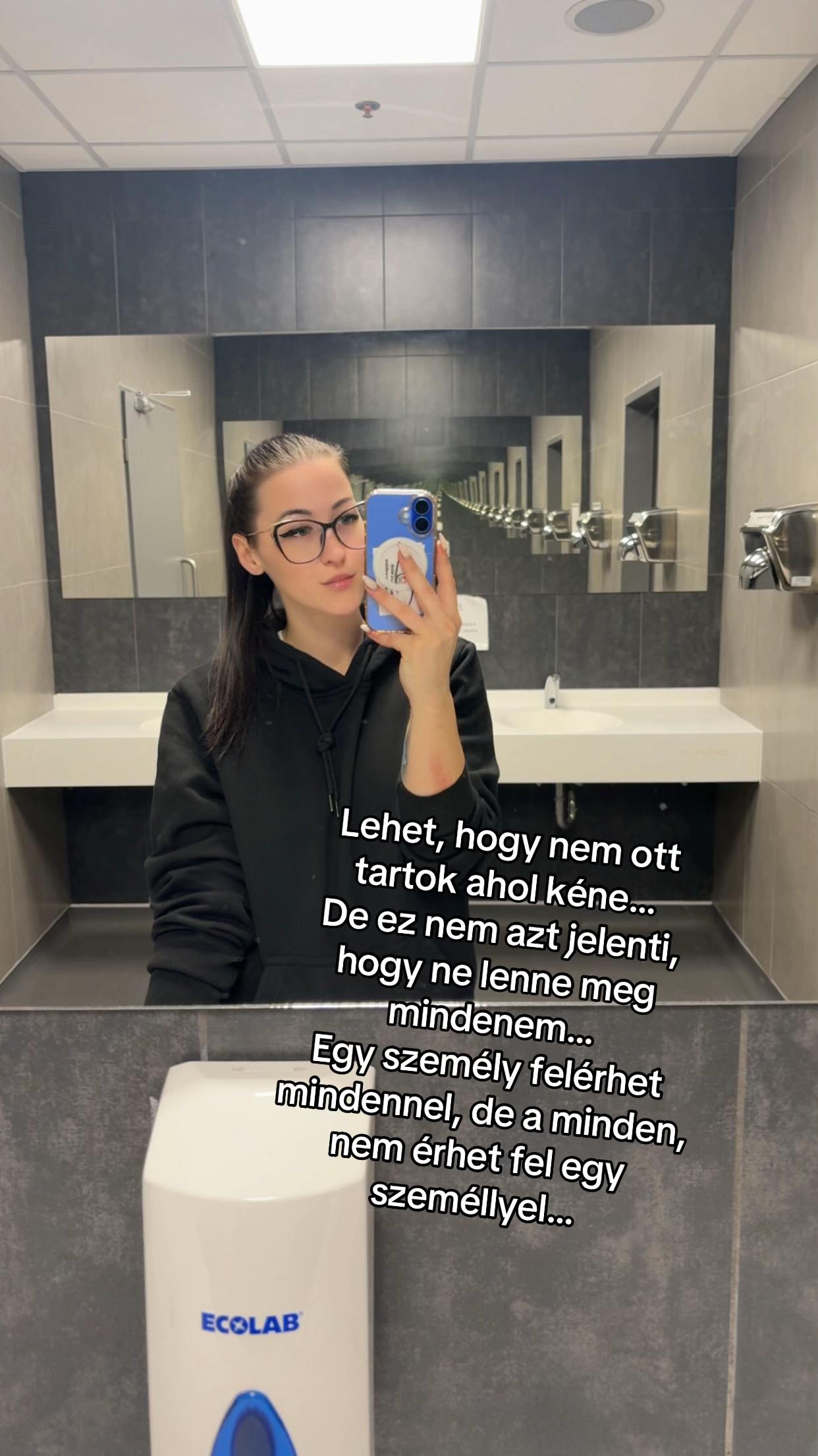 @Nikszi 💋