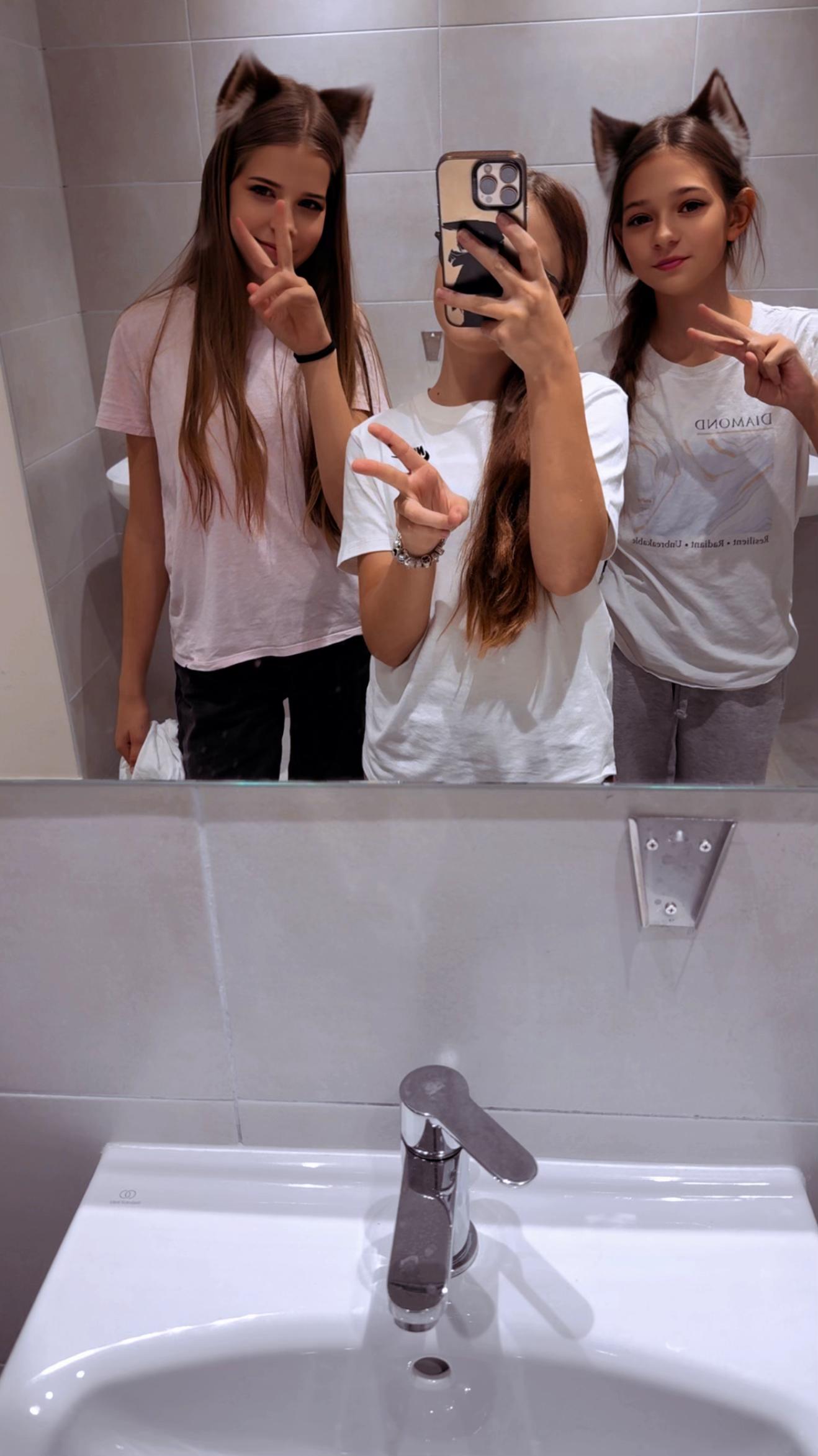 @laura
