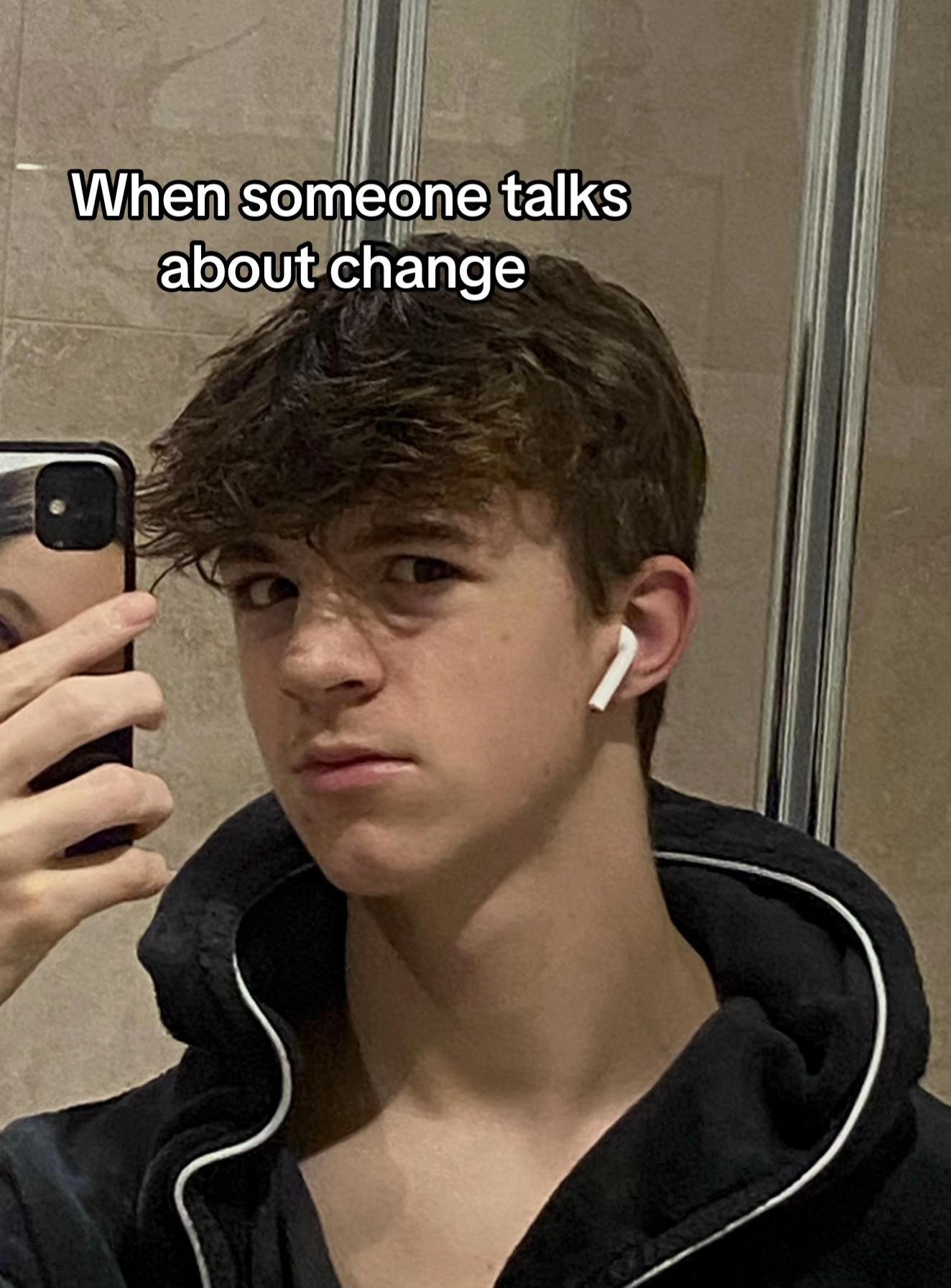 @️H