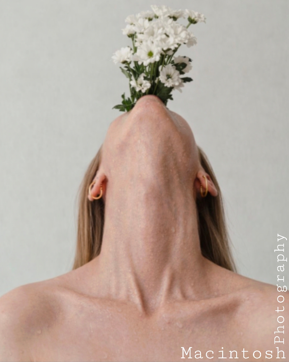 @Female_Neck_Appreciation