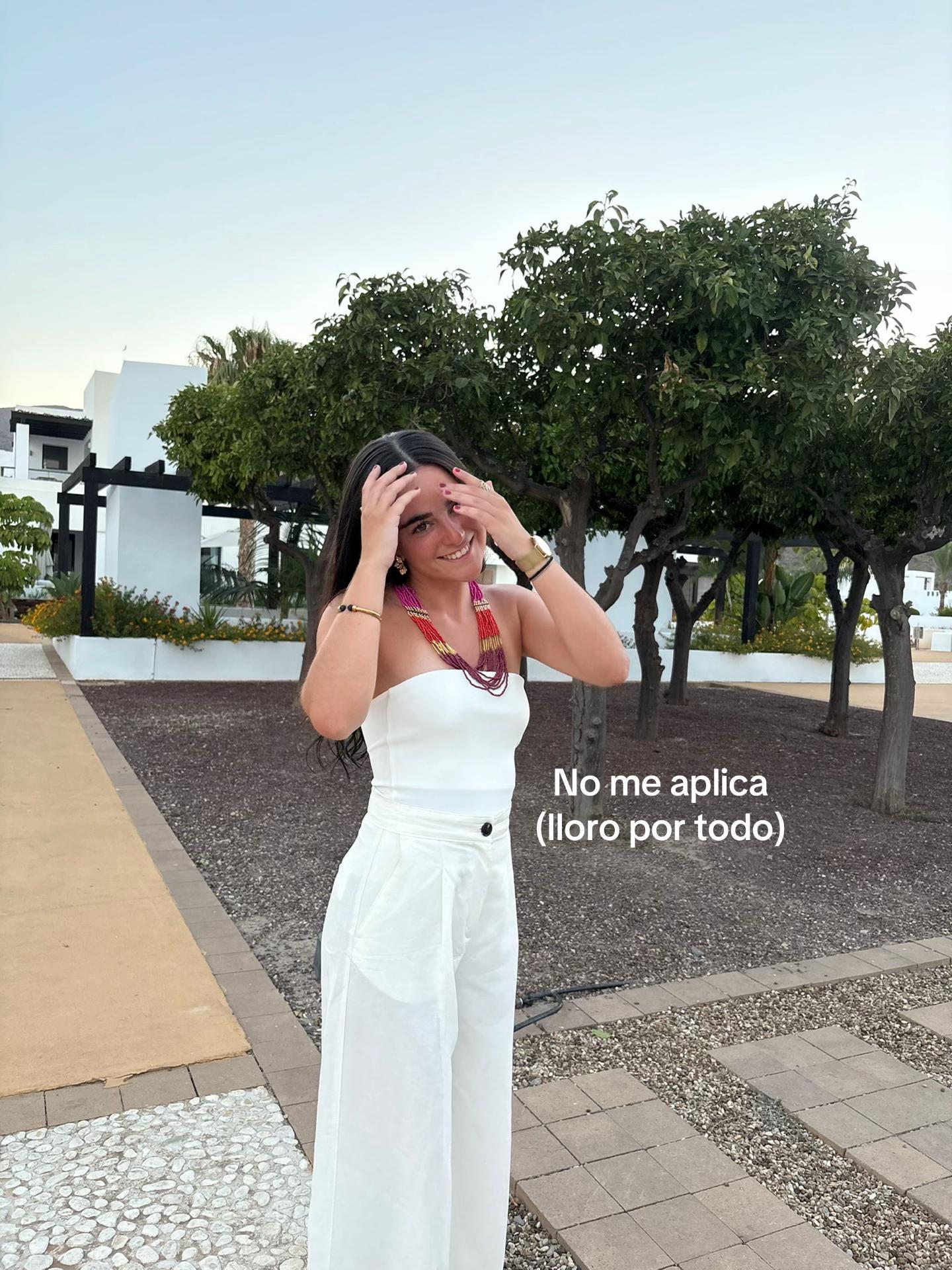 @elenaluugo