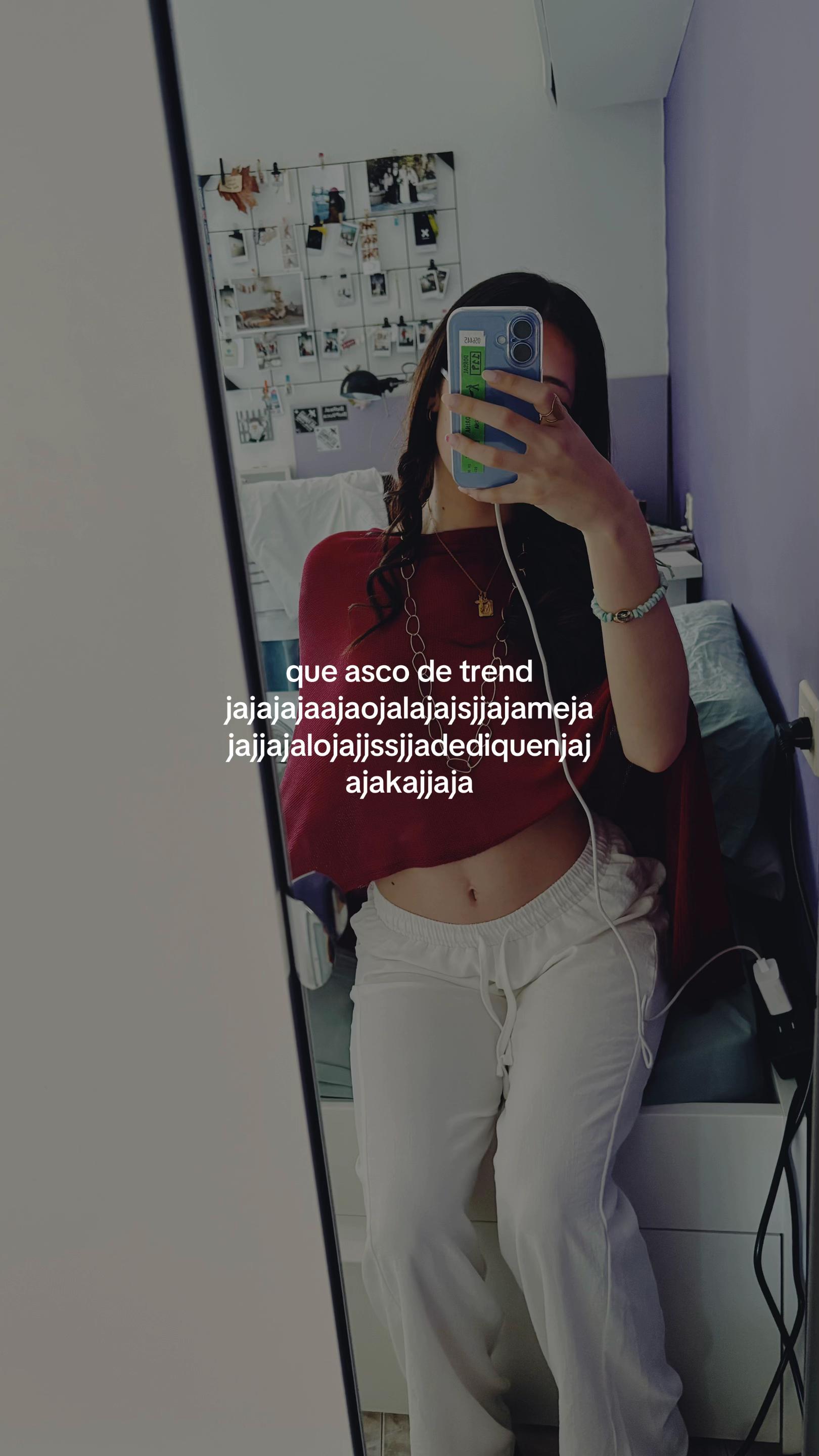 @👩🏾&zwj;❤️&zwj;👩🏻