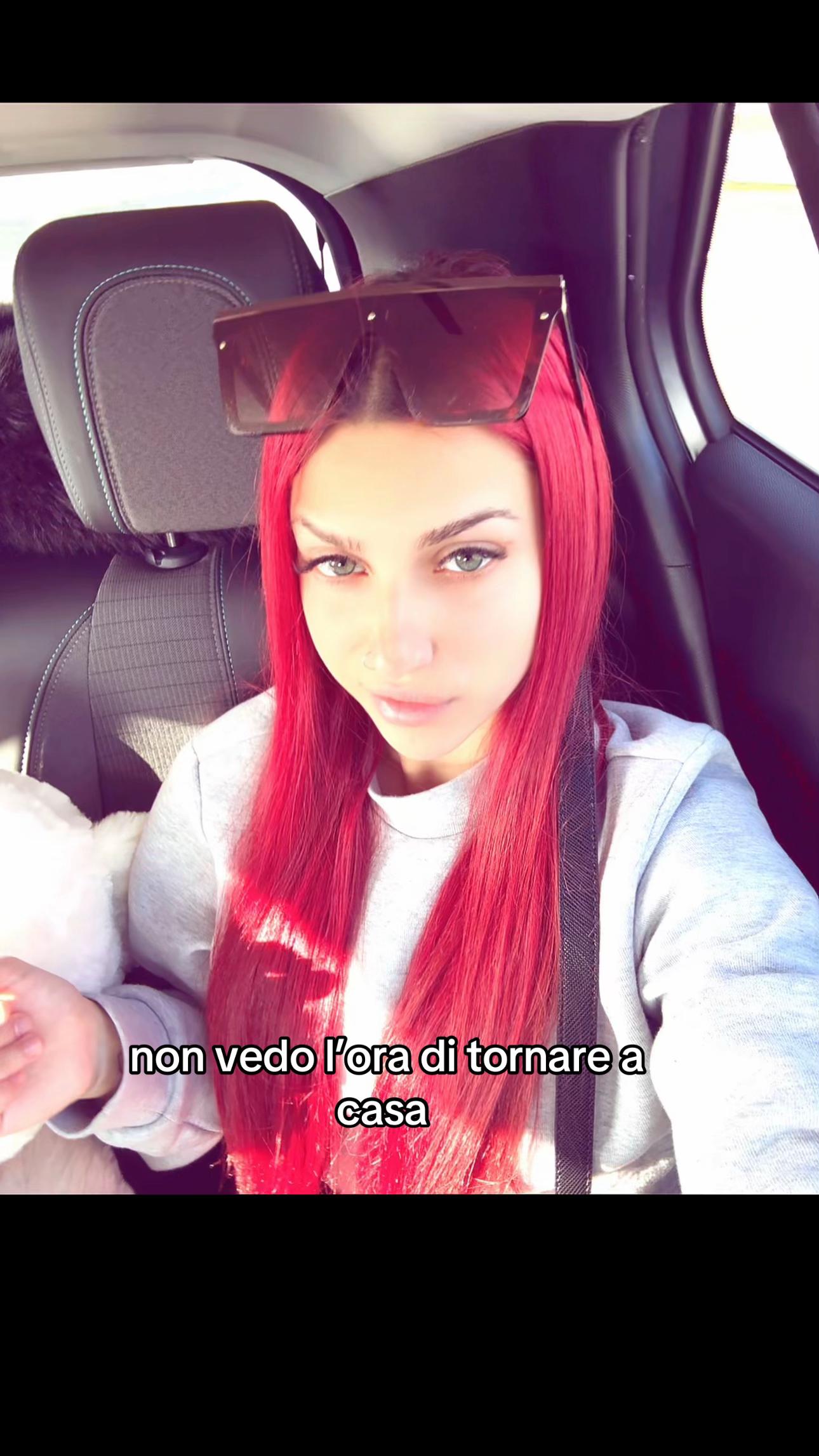 @ᴍᴀʀᴛɪɴᴀ