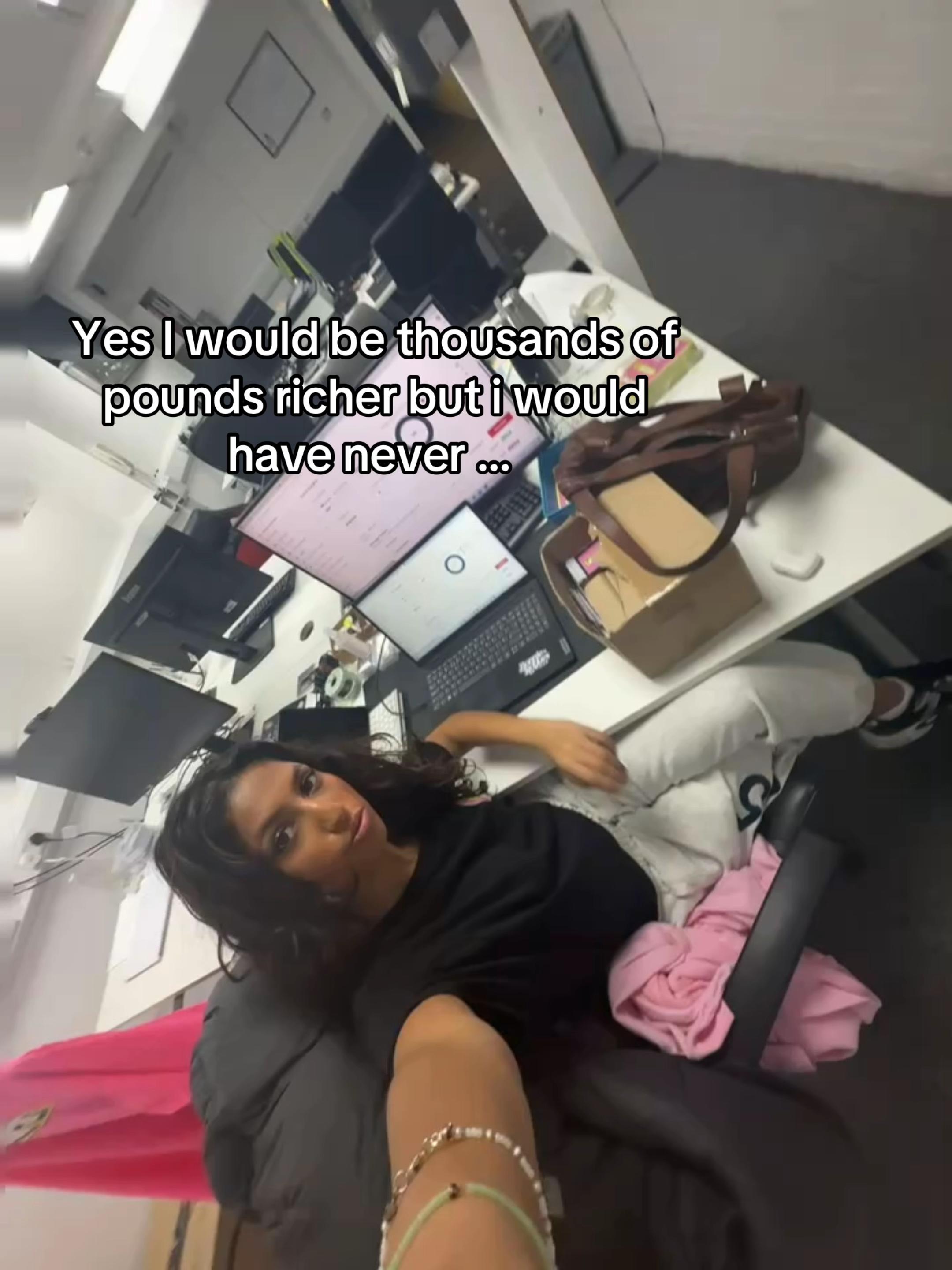 @Liyana🧍🏽♀️🌏