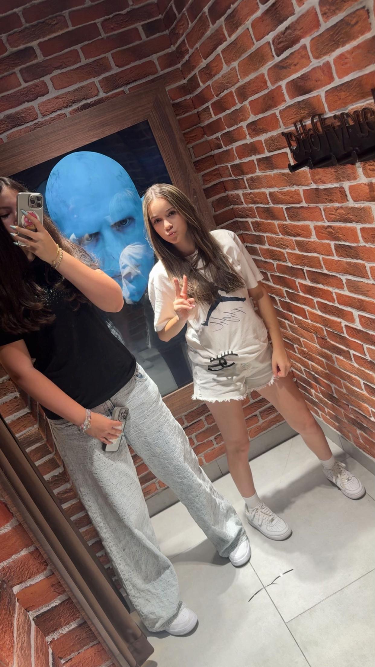 @v
