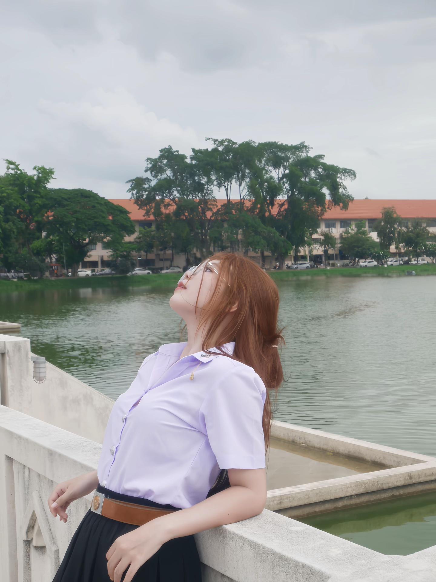 @ใบหม่อน