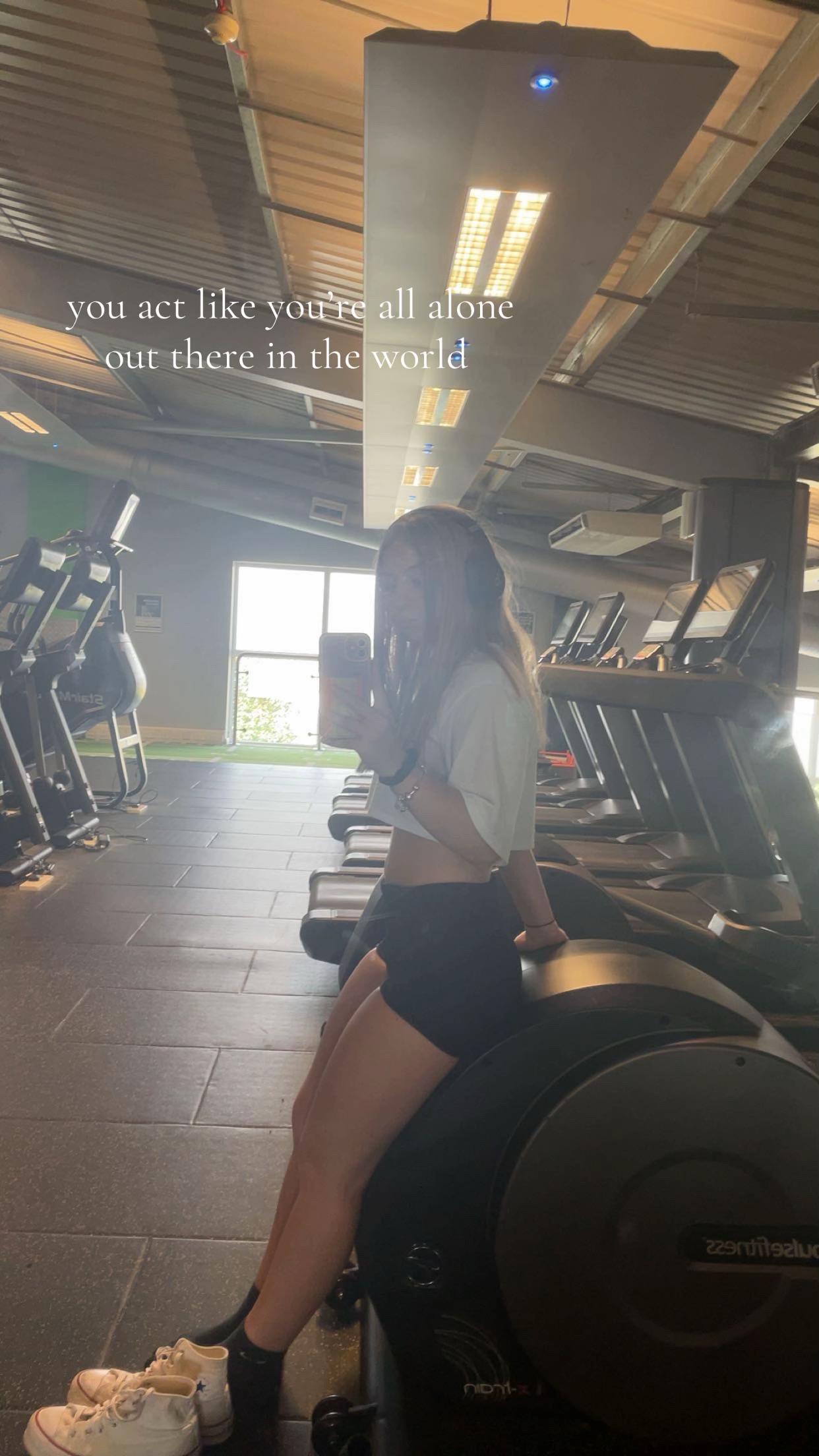 @amy ꨄ