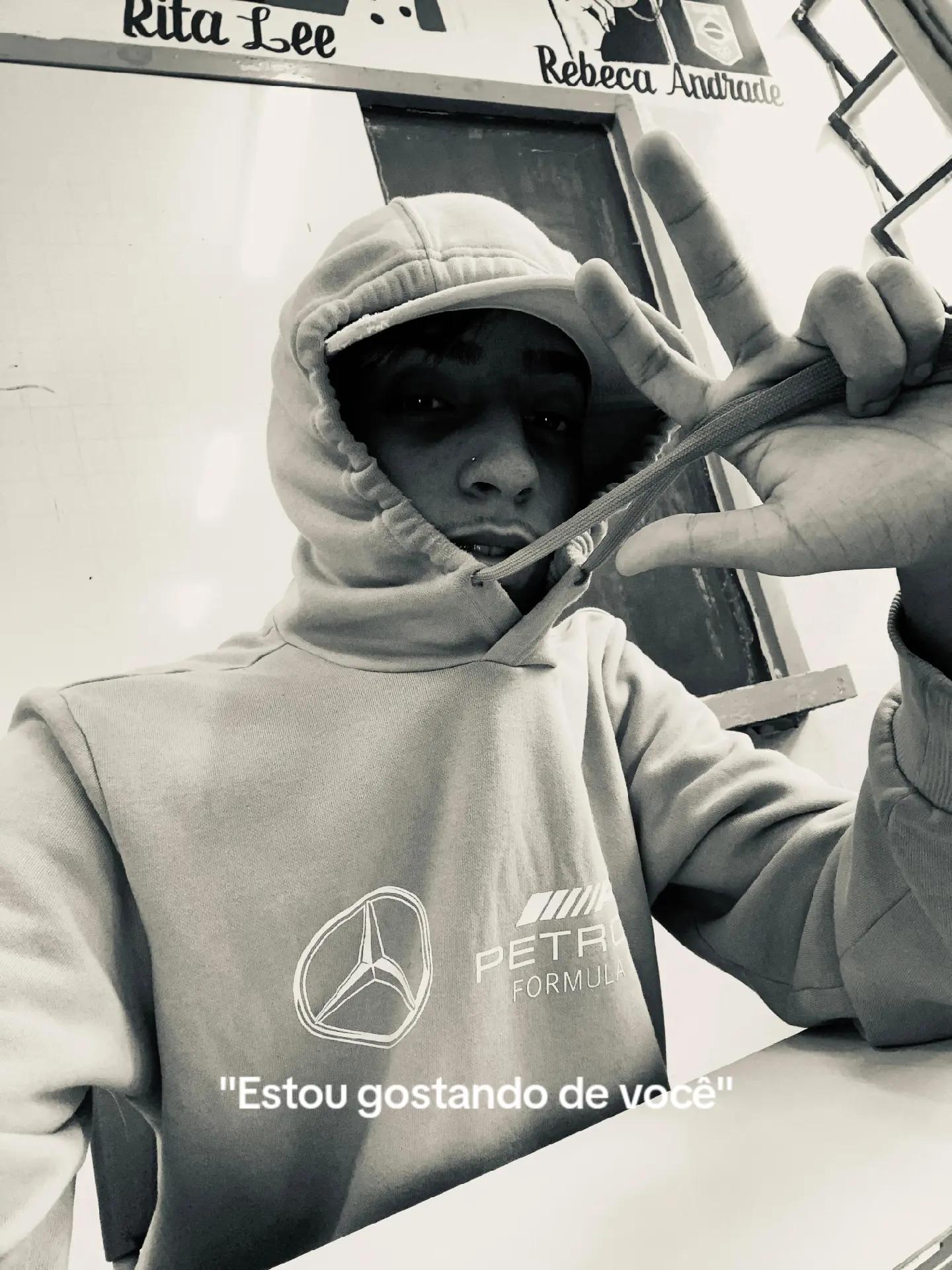 @_Araujo_7f&eacute;_