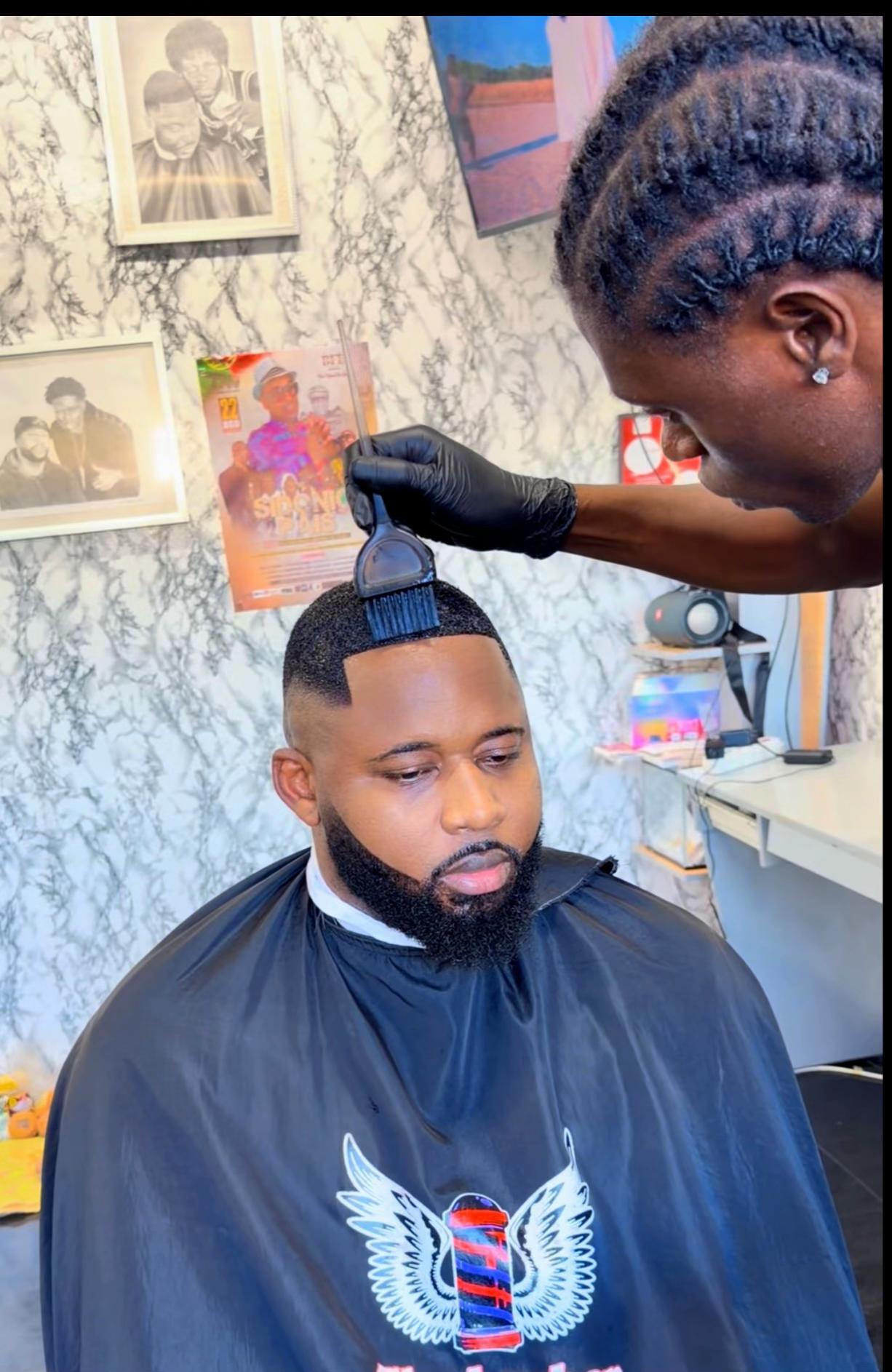 @Youngjeezy __fades Saquis 🇬🇼