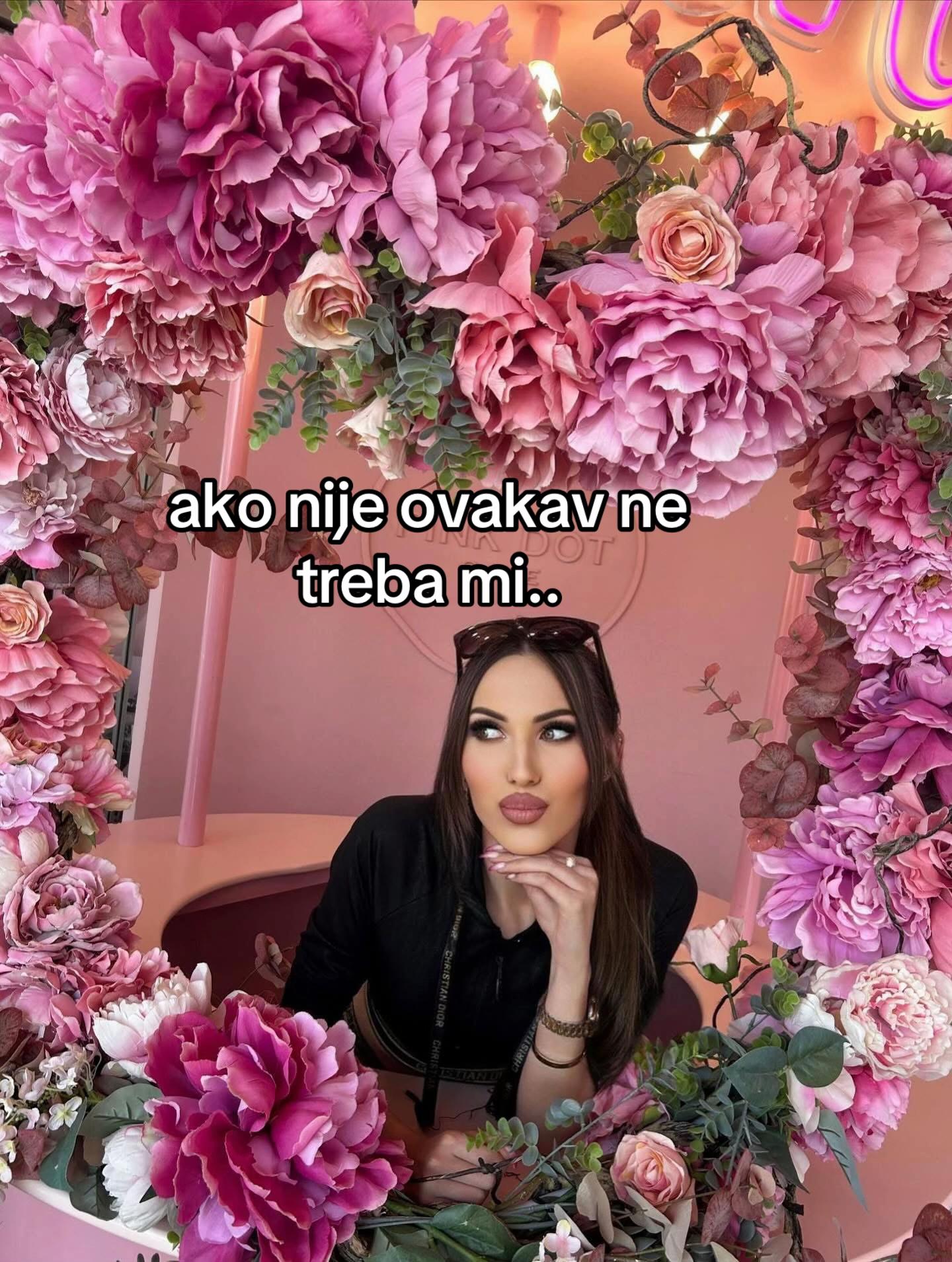@Miss_Tea. official
