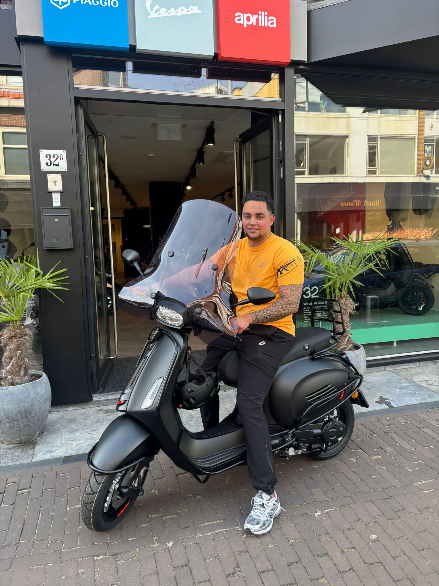 @J2 Scooters & Motoren
